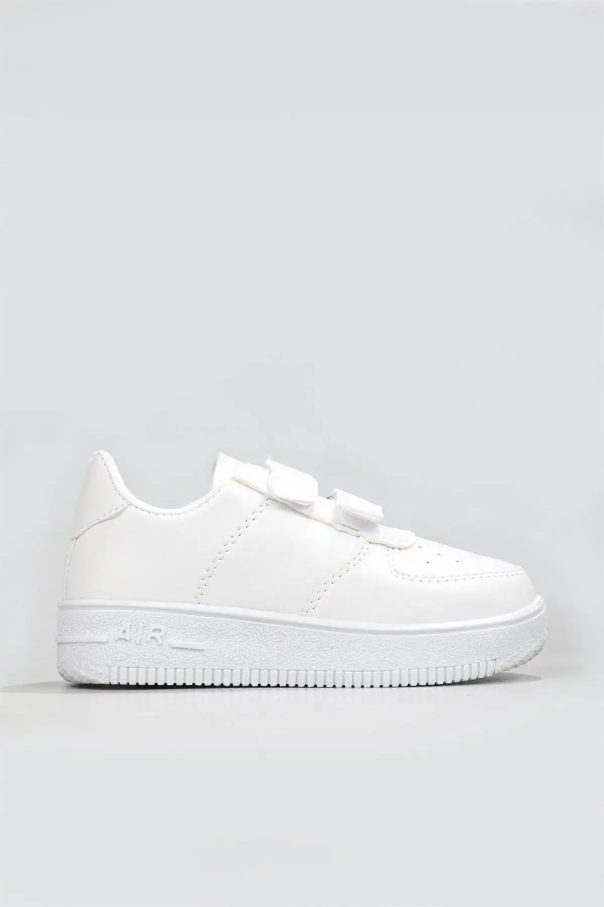 کفش بچگانه کفش ورزشی کودکانه هوشمند راحت و نازک سفید مدل ایر V2 - 3582 کفش بچگانه کفش ورزشی کودکانه هوشمند راحت و نازک سفید مدل ایر V2 - 3582