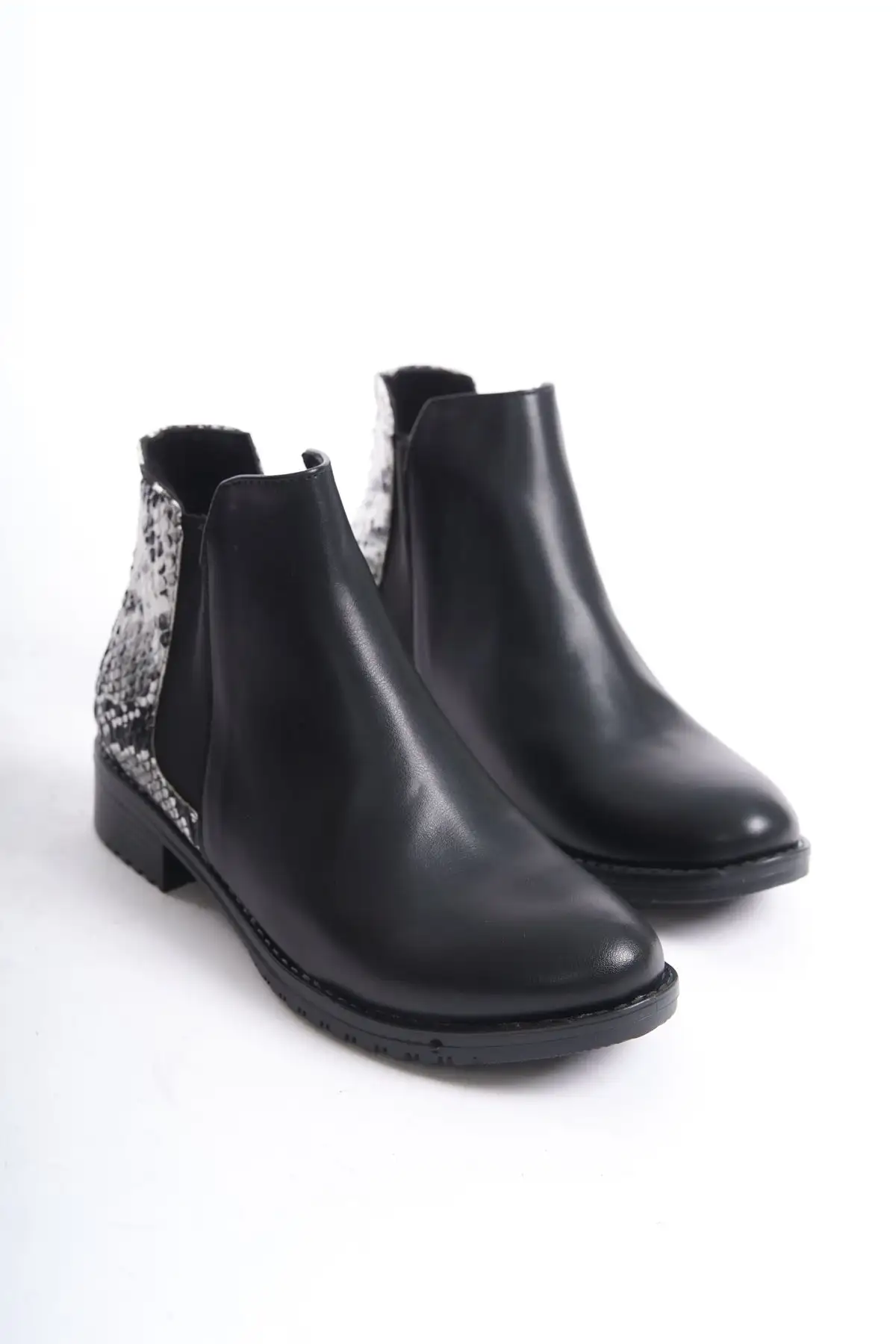 بوت و نیم بوت زنانه چکمه  مار سیاه BG1001-116-0005 - 4989 بوت و نیم بوت زنانه چکمه مار سیاه BG1001-116-0005 - 4989