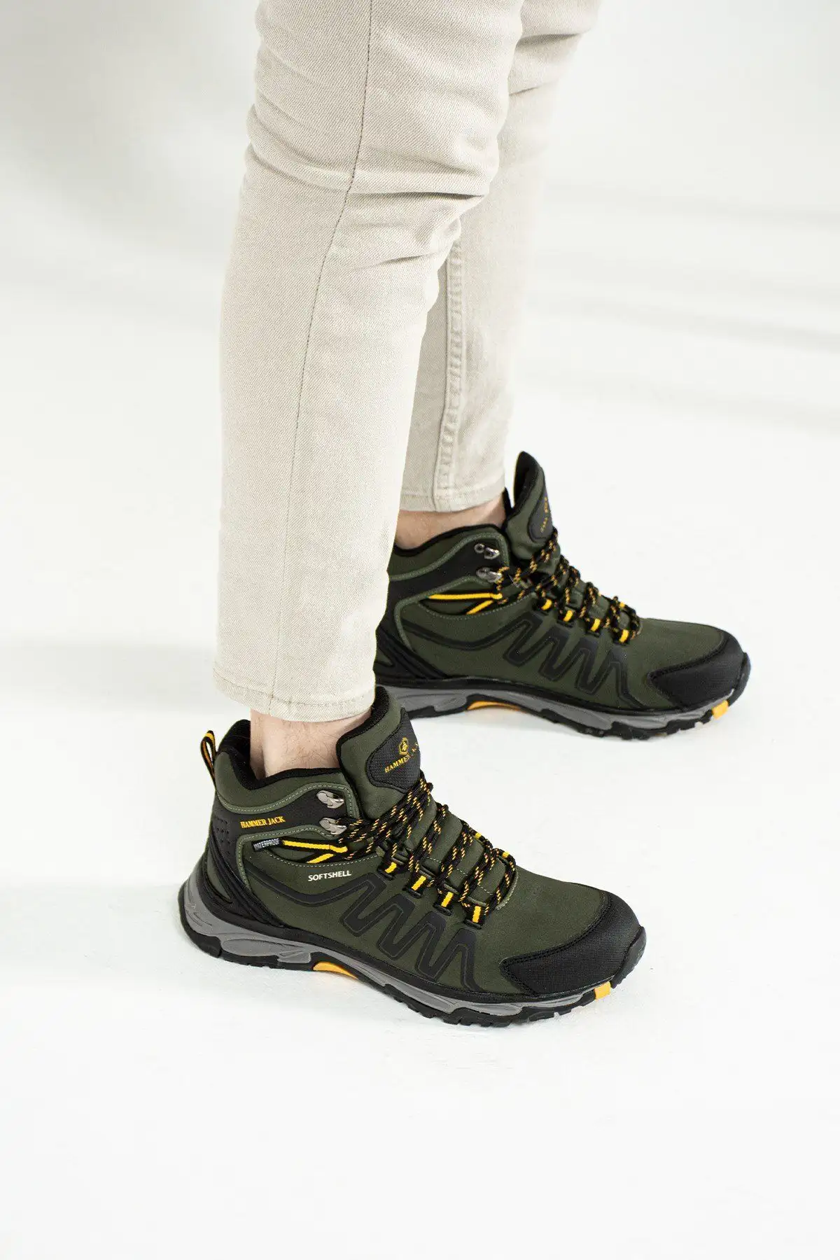 بوت مردانه   Outdoor با رنگ هاکی زرد و از جنس چرم طبیعی ضد آب فاروן - 4970 بوت مردانه Outdoor با رنگ هاکی زرد و از جنس چرم طبیعی ضد آب فاروן - 4970