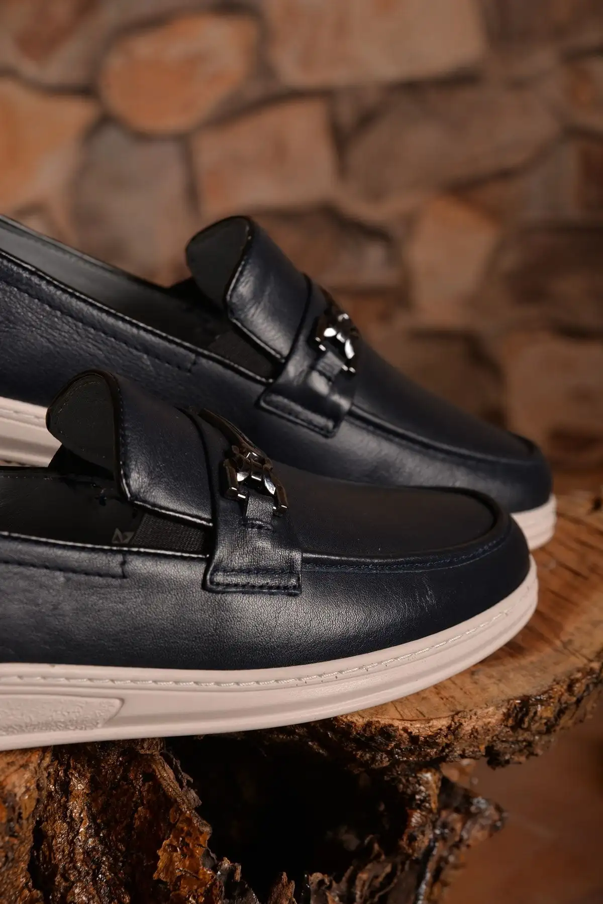 کفش رسمی مردانه  روزمره loafer چرم اصل رنگ سرمهای - مدلی که استحکام و شیک بودن را با هم ارائه میدهد. - 5381 کفش رسمی مردانه روزمره loafer چرم اصل رنگ سرمهای - مدلی که استحکام و شیک بودن را با هم ارائه میدهد. - 5381