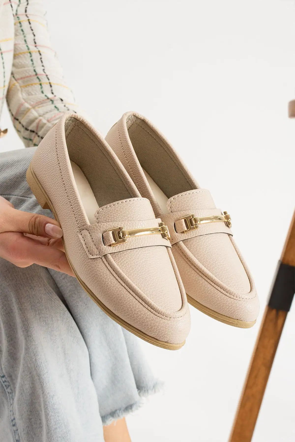 کفش تخت زنانه  روزمره  با جزئیات تاجی، شیک و راحت و ортопедیک - 5187 کفش تخت زنانه روزمره با جزئیات تاجی، شیک و راحت و ортопедیک - 5187