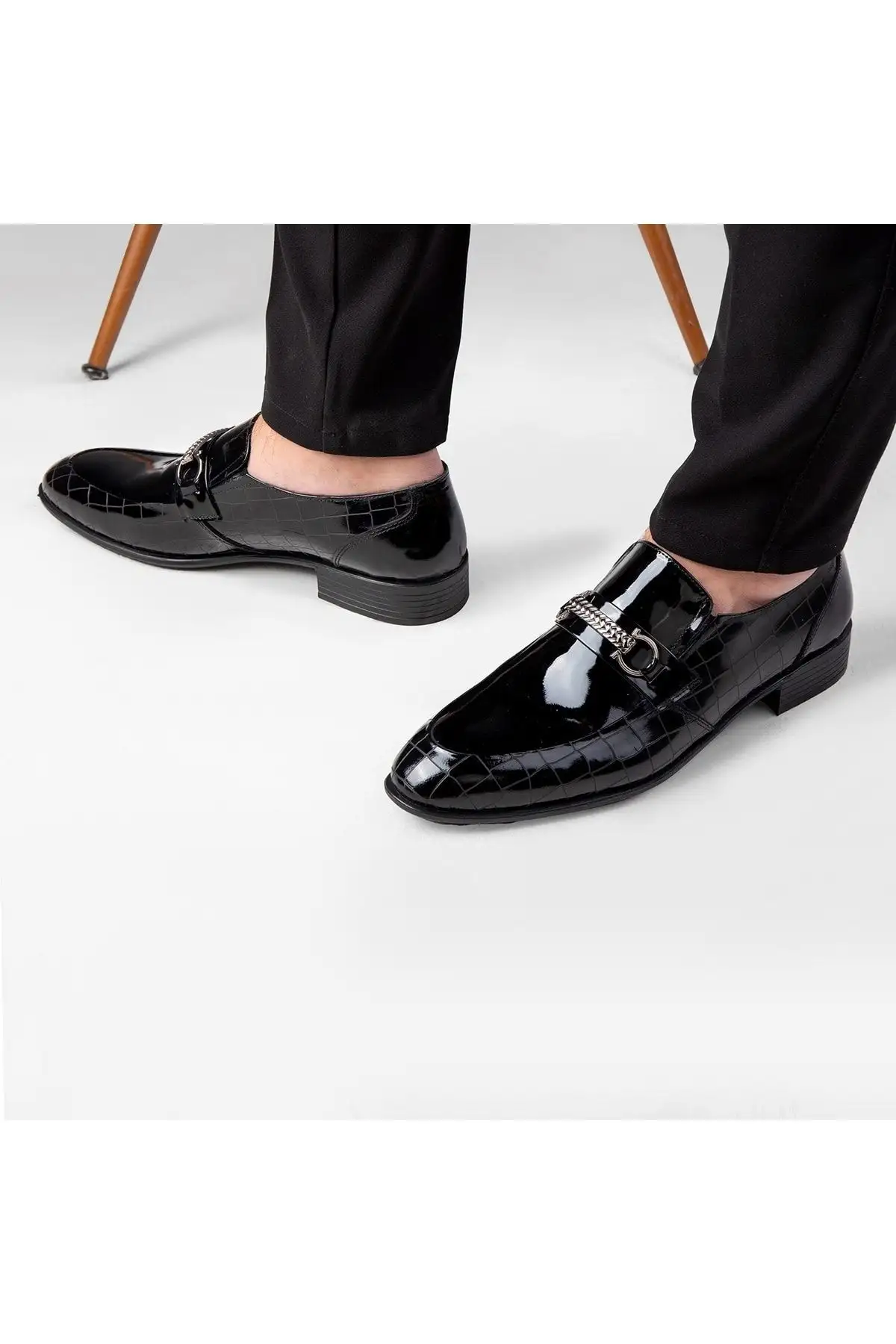 کفش روزمره مردانه لنتا کفش مردانه کلاسیک چرمی طبیعی لافر کلاسیک - 3938 کفش روزمره مردانه لنتا کفش مردانه کلاسیک چرمی طبیعی لافر کلاسیک - 3938