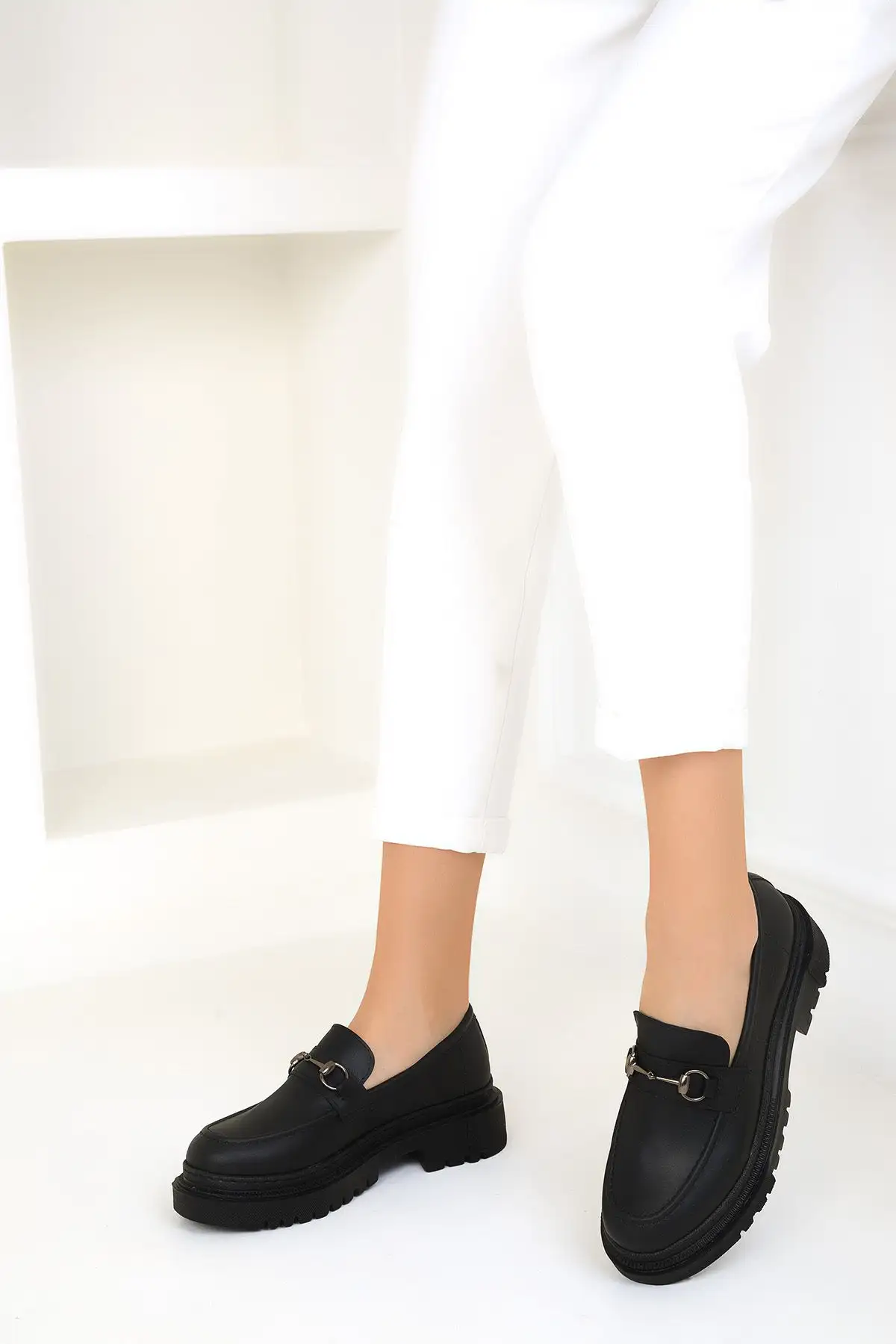 کفش تخت زنانه کفش لوفر زنانه سیاه 17542 - 3228 کفش تخت زنانه کفش لوفر زنانه سیاه 17542 - 3228