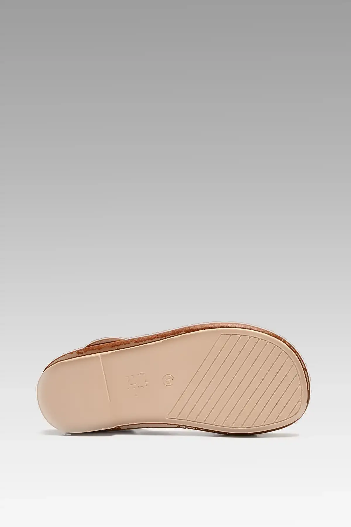 کفش صندل زنانه Sandalet پافر دو بند  رنگ قهوهای کادین 2 سانتیمتر BYNDRSL01 - 5322 کفش صندل زنانه Sandalet پافر دو بند رنگ قهوهای کادین 2 سانتیمتر BYNDRSL01 - 5322