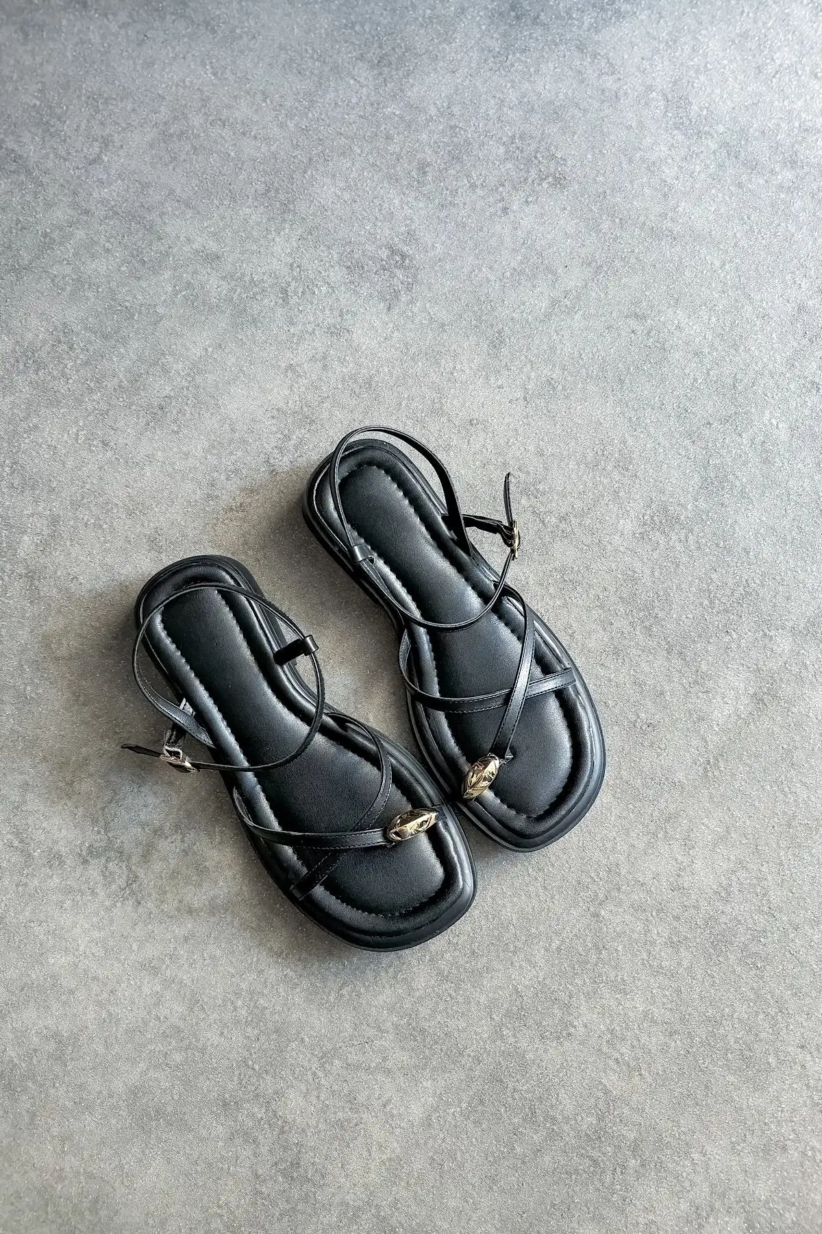 کفش صندل زنانه زینت زرد و مشکی مینا -   با جزئیات - 4681 کفش صندل زنانه زینت زرد و مشکی مینا - با جزئیات - 4681