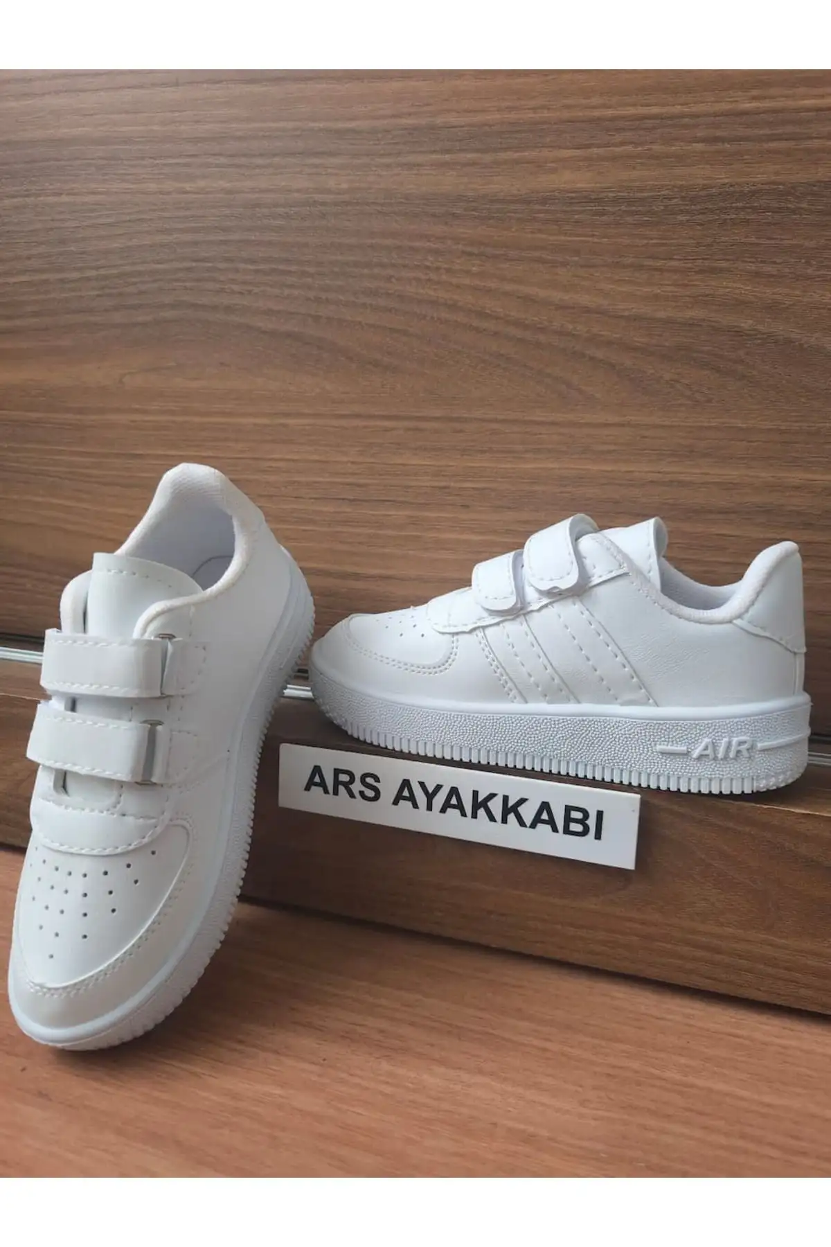 کفش بچگانه کفش ورزشی راحت و سبک بچگانه (پسرانه و دخترانه) سفید با نوار چسبی و دو نوار. - 3591 کفش بچگانه کفش ورزشی راحت و سبک بچگانه (پسرانه و دخترانه) سفید با نوار چسبی و دو نوار. - 3591