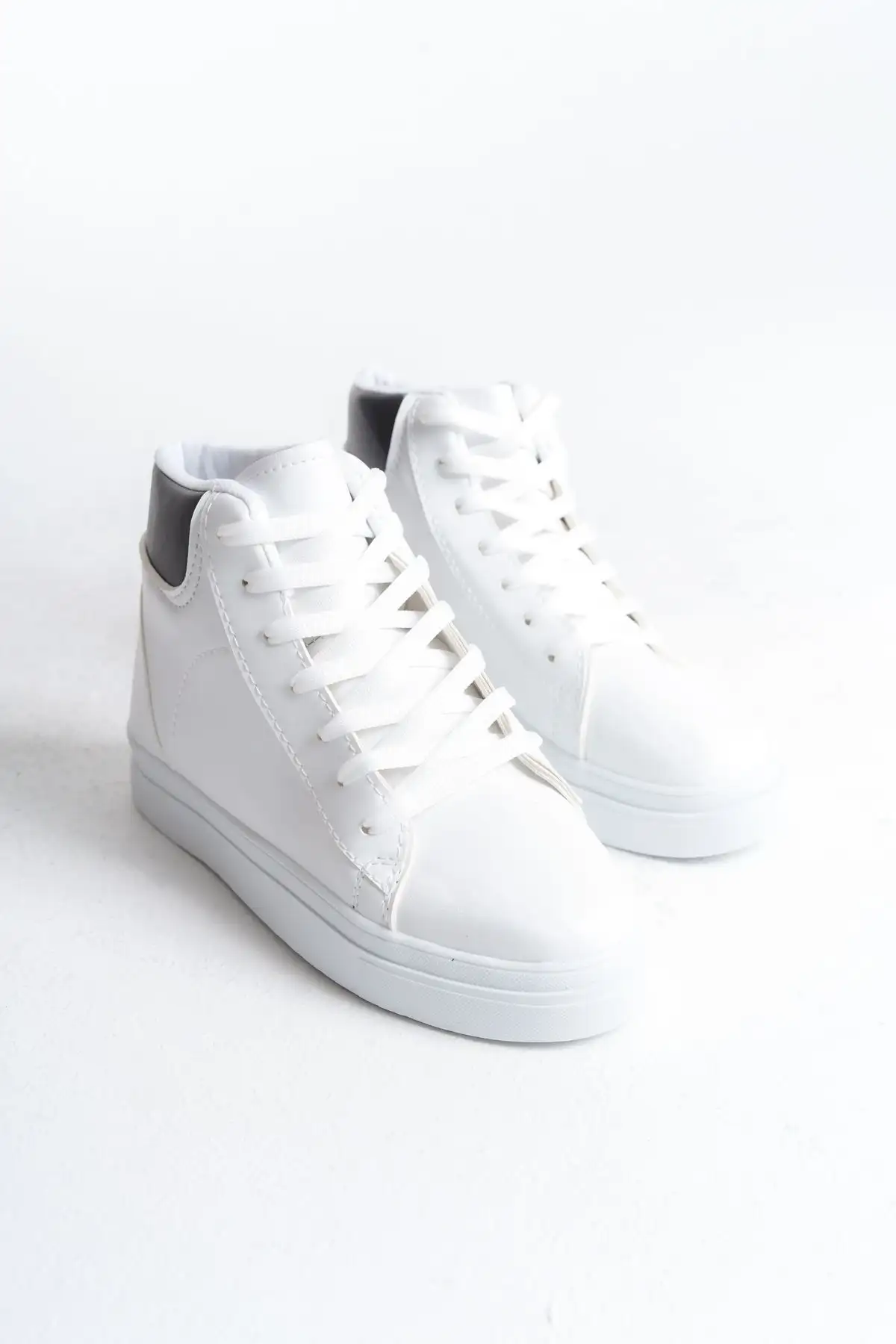 بوت و نیم بوت زنانه  کتاه  سفید-سیاه BG1147-101-0007 - 5001 بوت و نیم بوت زنانه کتاه سفید-سیاه BG1147-101-0007 - 5001