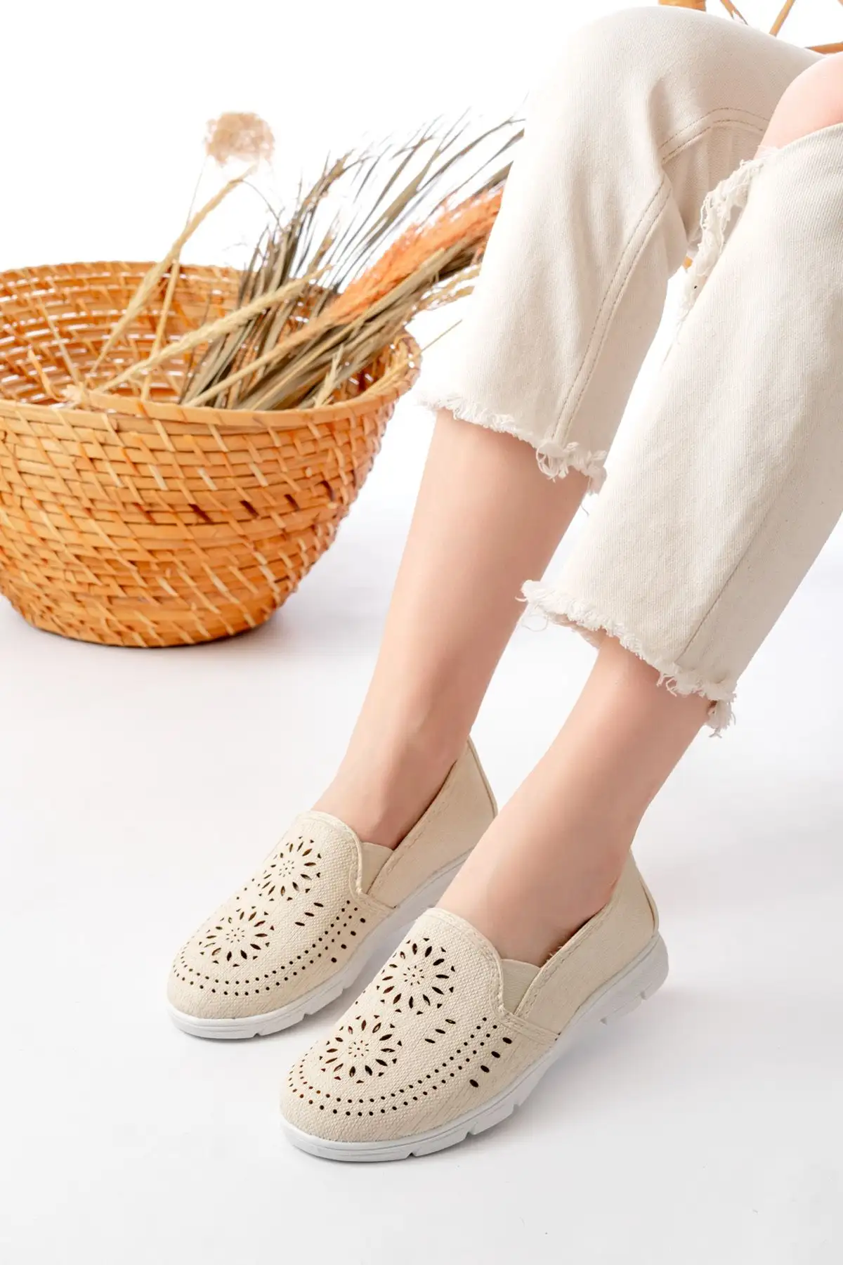 کفش اداری زنانه کفش روزمره زنانه با برش لیزری، کفش راحتی ارگان کار-اداری ارتوپدیک، کفش بامزه روزمره - 3215 کفش اداری زنانه کفش روزمره زنانه با برش لیزری، کفش راحتی ارگان کار-اداری ارتوپدیک، کفش بامزه روزمره - 3215