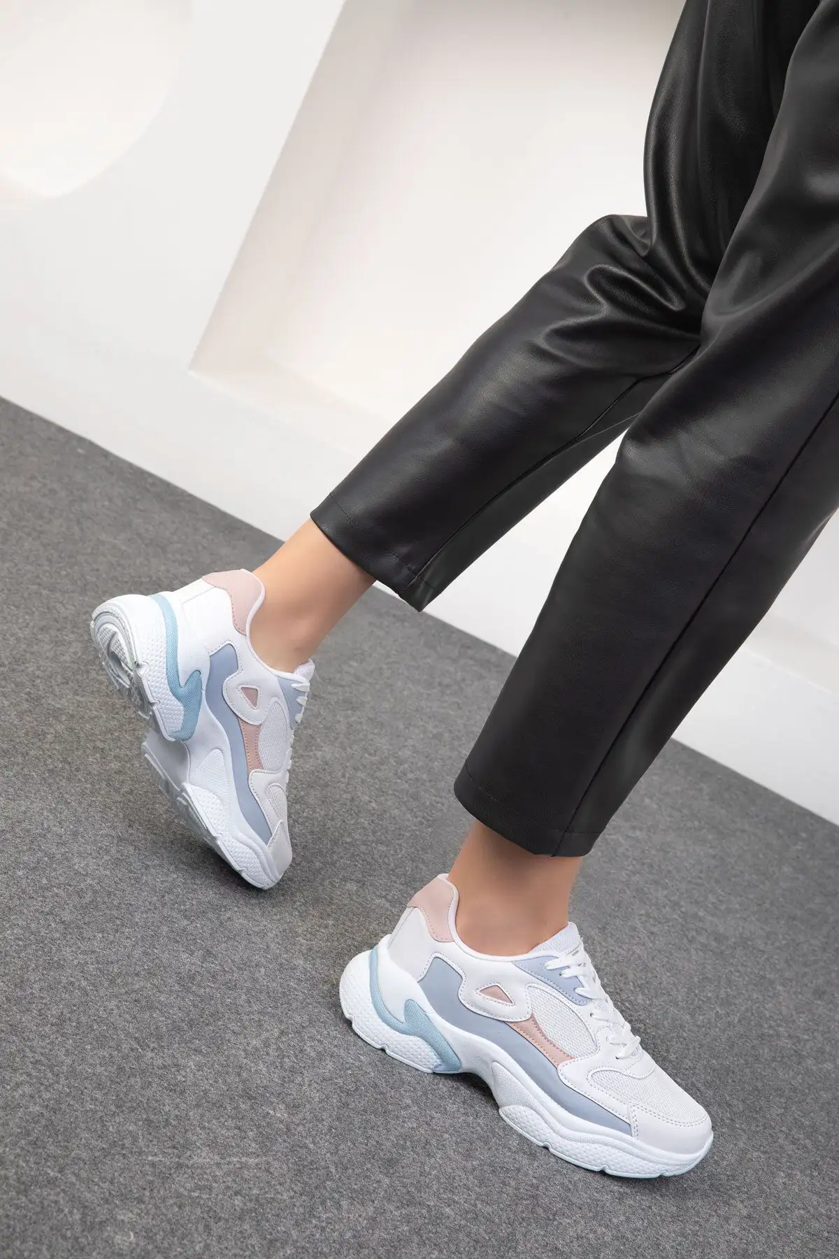 کفش زنانه ورزشی سفید-پودری-آبی 18147 - 4048