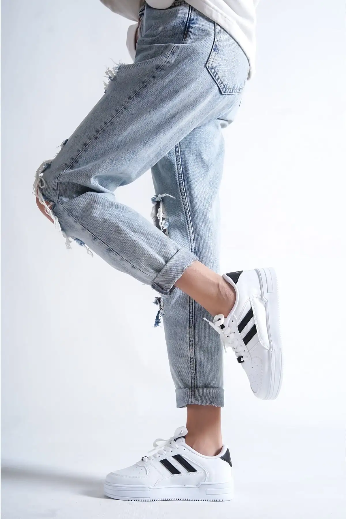 کفش ورزشی کفش هوایی زنانه سفید مد MD1147-101-0001 - 3370 کفش ورزشی کفش هوایی زنانه سفید مد MD1147-101-0001 - 3370