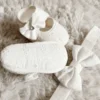 کفش نوزاد دختر پاپوش دخترانه با گل، پاپوش روزمره دخترانه در رنگ کرم برای نوزاد تازه متولد شده - 3309