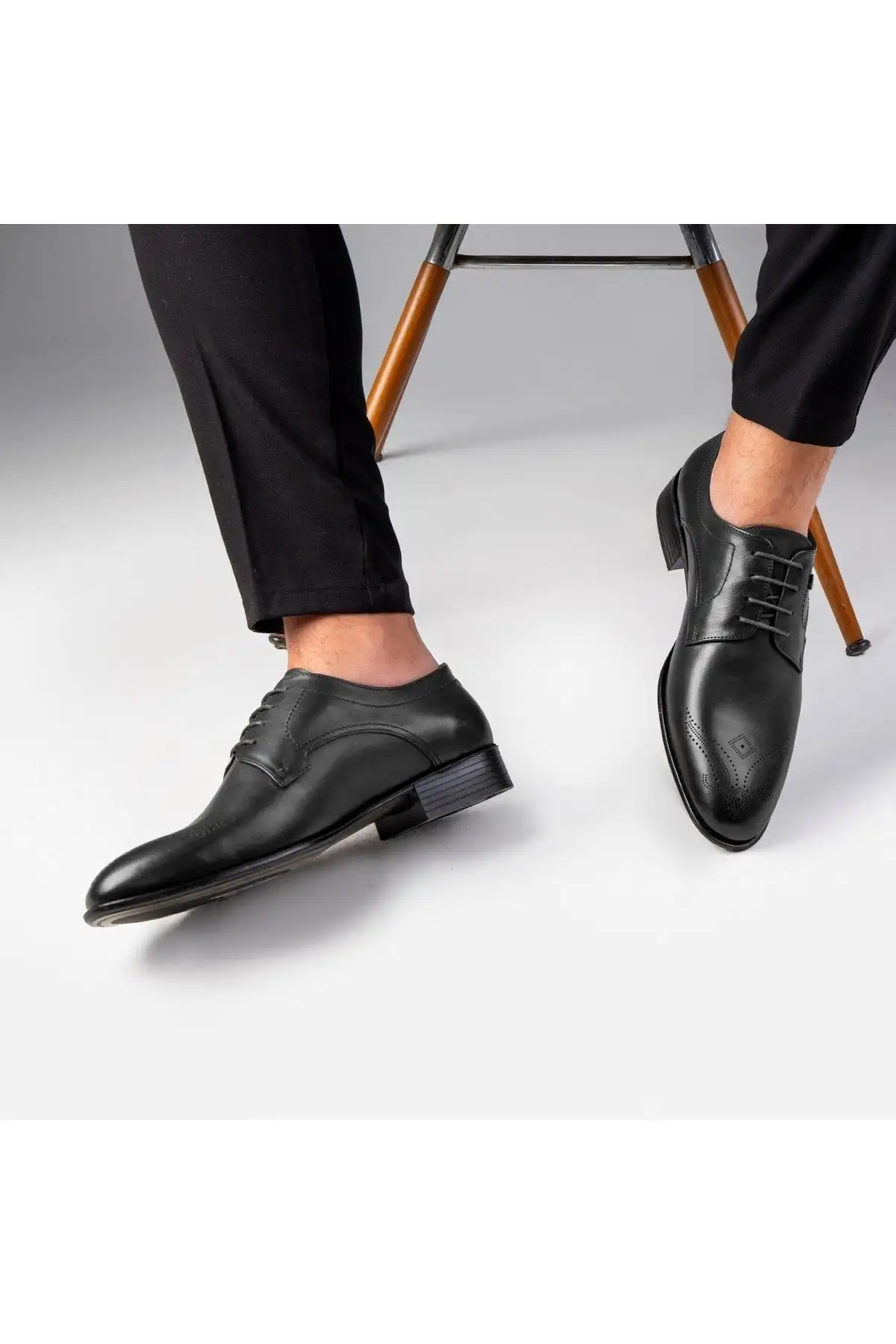 سایز بزرگ مردانه 1. کفش کلاسیک مردانه از چرم طبیعی توره
2. کفش کلاسیک دربی
3. کفش کلاسیک بنددار - 3513 سایز بزرگ مردانه 1. کفش کلاسیک مردانه از چرم طبیعی توره 2. کفش کلاسیک دربی 3. کفش کلاسیک بنددار - 3513