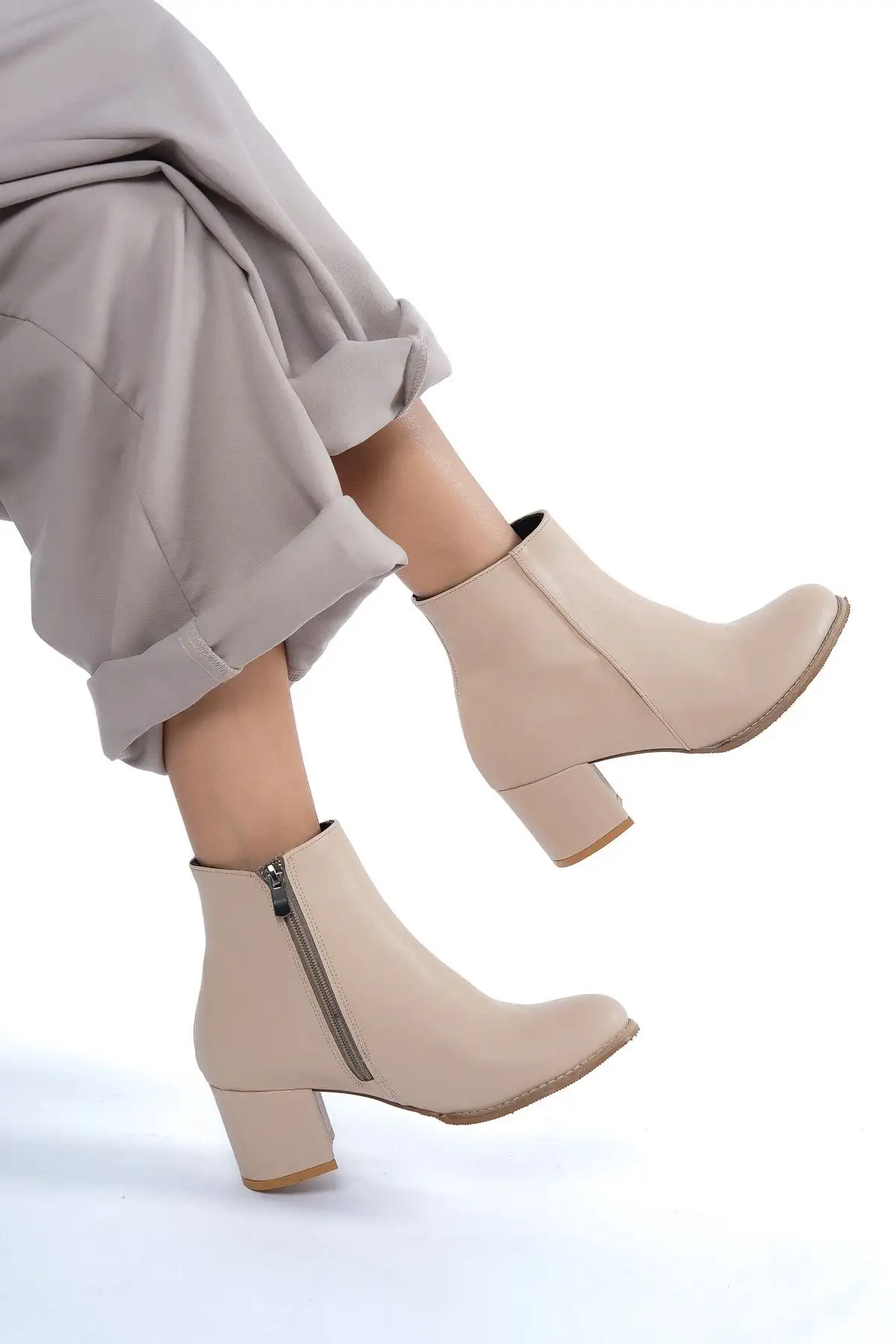 بوت و نیم بوت زنانه  پاشنهبلند نکدار دکته ند - 4996 بوت و نیم بوت زنانه پاشنهبلند نکدار دکته ند - 4996