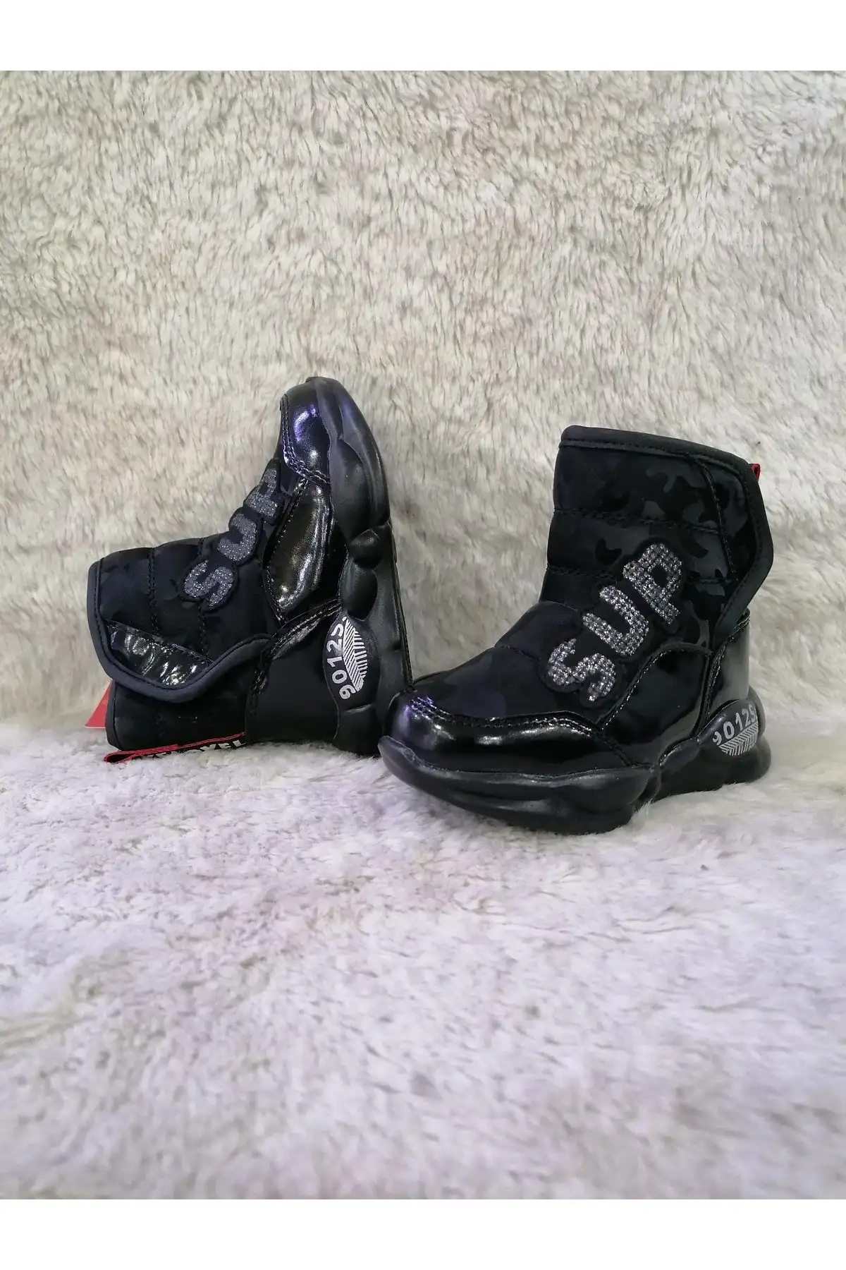 بوت بچگانه بوت دخترانه با باند کناری و زیره بسیار سبک. - 3412 بوت بچگانه بوت دخترانه با باند کناری و زیره بسیار سبک. - 3412