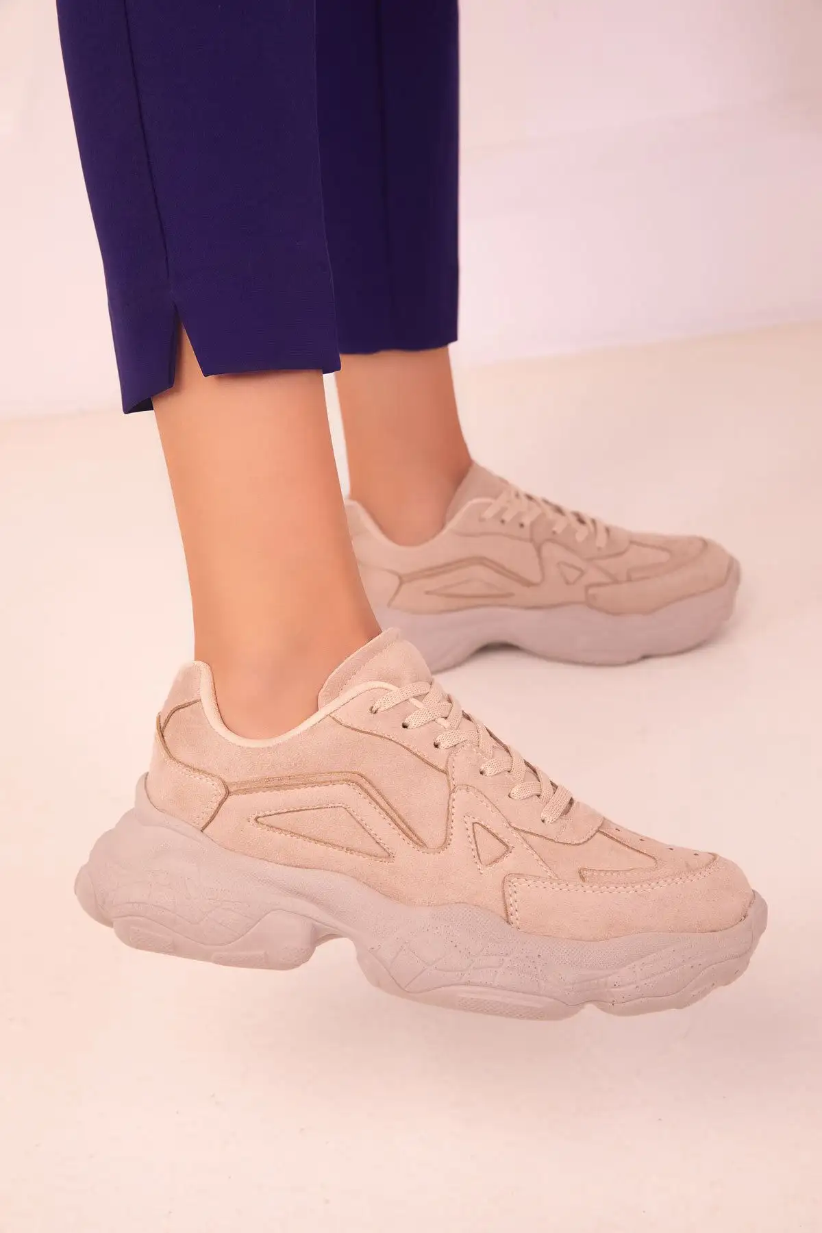 کفش ورزشی کفش اسنیکر زنانه جیر بژ ۱۸۱۴۸ - 3363 کفش ورزشی کفش اسنیکر زنانه جیر بژ ۱۸۱۴۸ - 3363