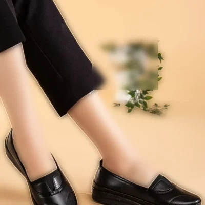 کفش تخت زنانه اورتوپدی جلی با پاشنه مادری مشکی - 4516