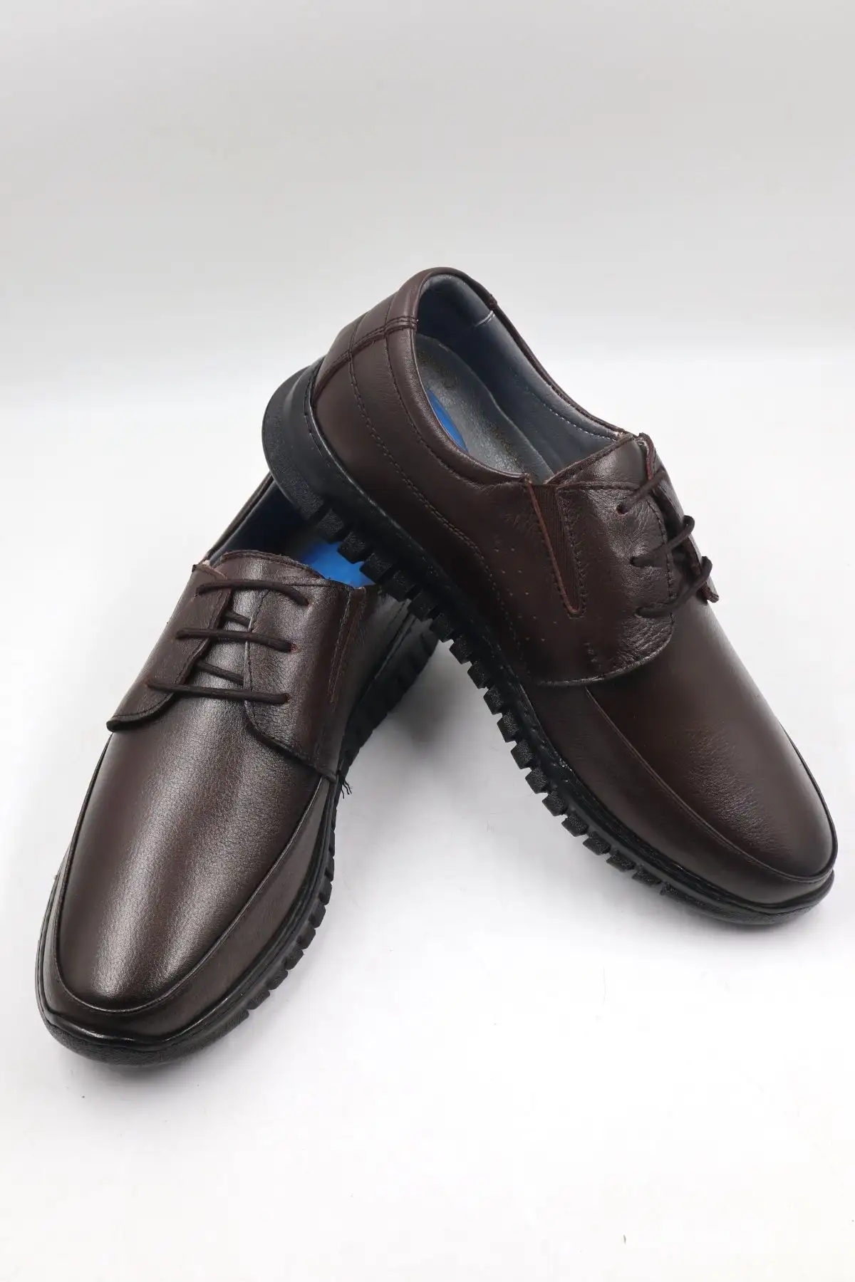 کفش رسمی مردانه کفش روزمره مردانه چرم اصل فوق العاده راحت جلی قهوهای - 3926 کفش رسمی مردانه کفش روزمره مردانه چرم اصل فوق العاده راحت جلی قهوهای - 3926