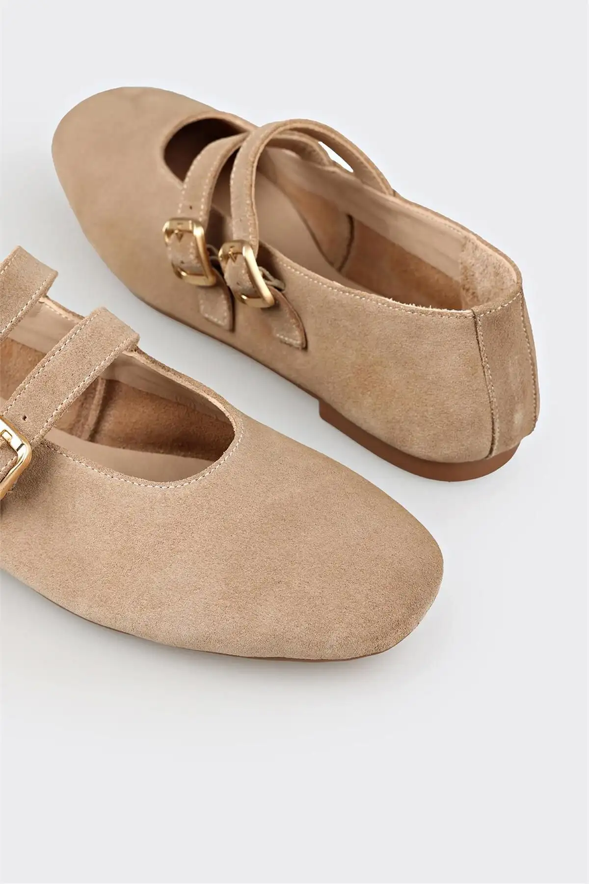 کفش تخت زنانه روزمره چرم بژ - 4548 کفش تخت زنانه روزمره چرم بژ - 4548