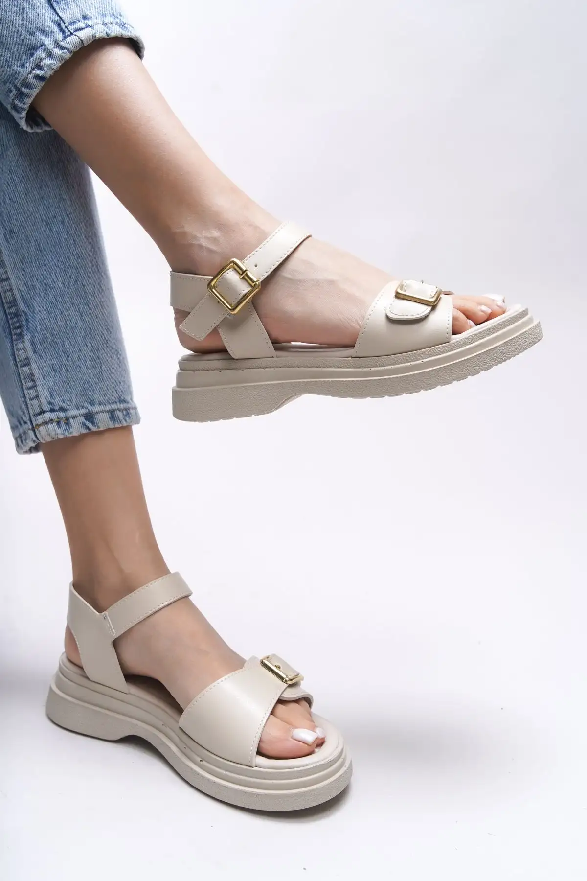 سندل زنانه بریدهلیا ۰۰۱۲۲۱۰ پوست نرم بژ - 3255 سندل زنانه بریدهلیا ۰۰۱۲۲۱۰ پوست نرم بژ - 3255