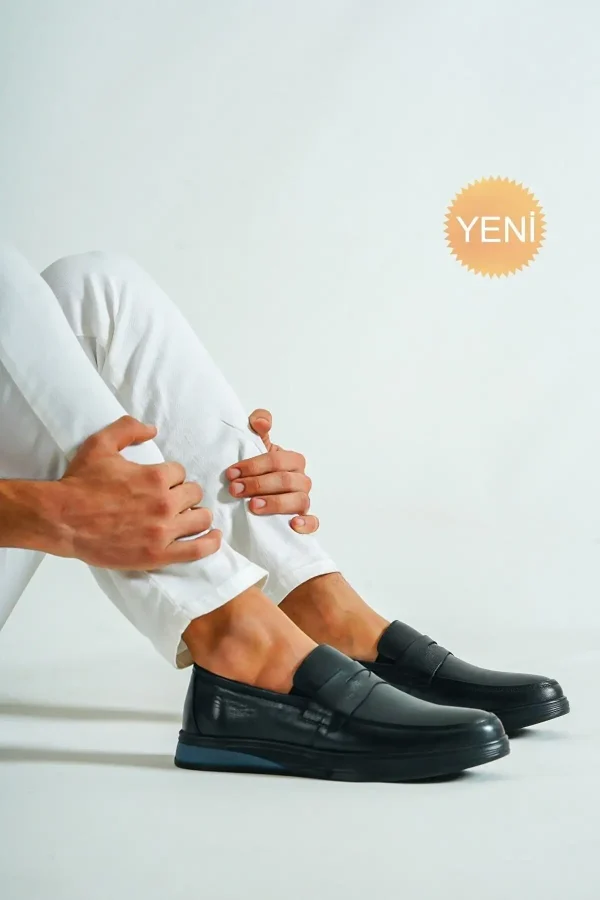 کفش روزمره مردانه چرم طبیعی کاشیور سیاه مدل MRD7-0710 - 4802
