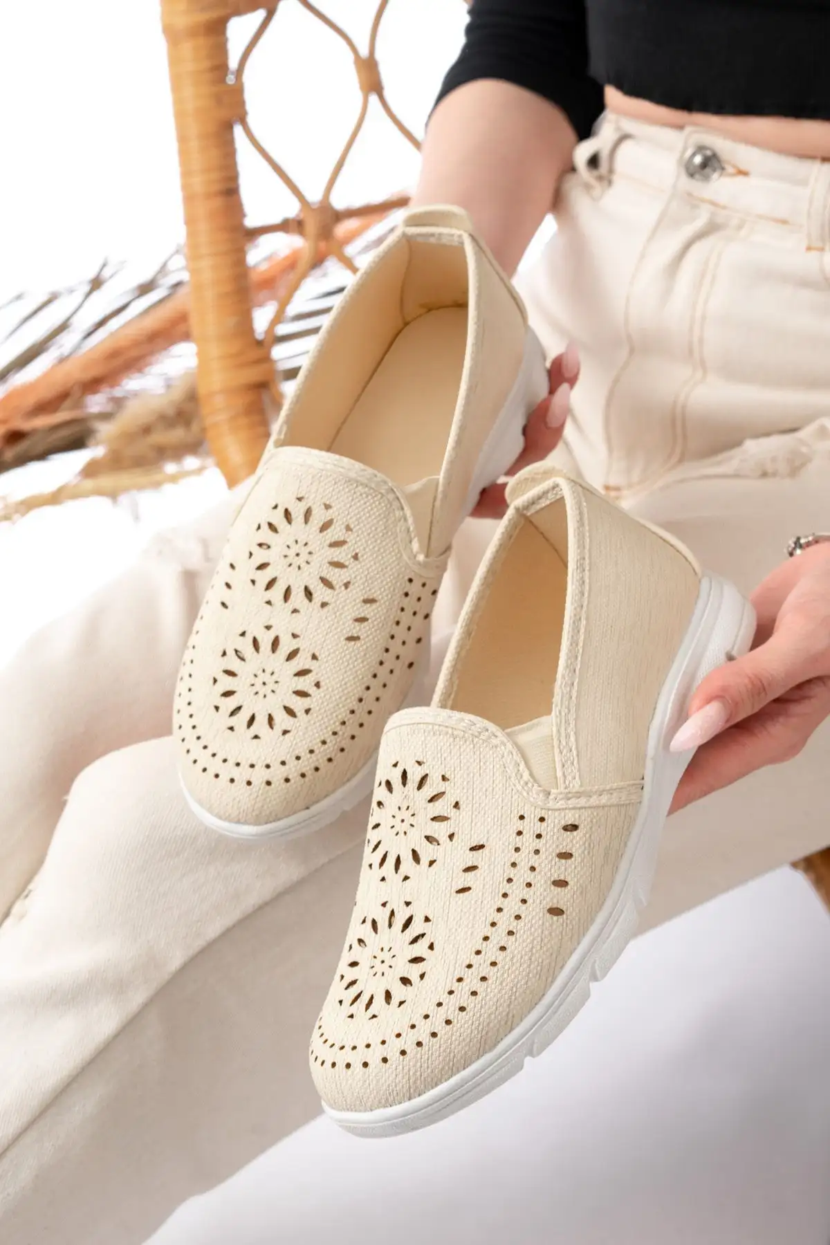 کفش اداری زنانه کفش روزمره زنانه با برش لیزری، کفش راحتی ارگان کار-اداری ارتوپدیک، کفش بامزه روزمره - 3215 کفش اداری زنانه کفش روزمره زنانه با برش لیزری، کفش راحتی ارگان کار-اداری ارتوپدیک، کفش بامزه روزمره - 3215