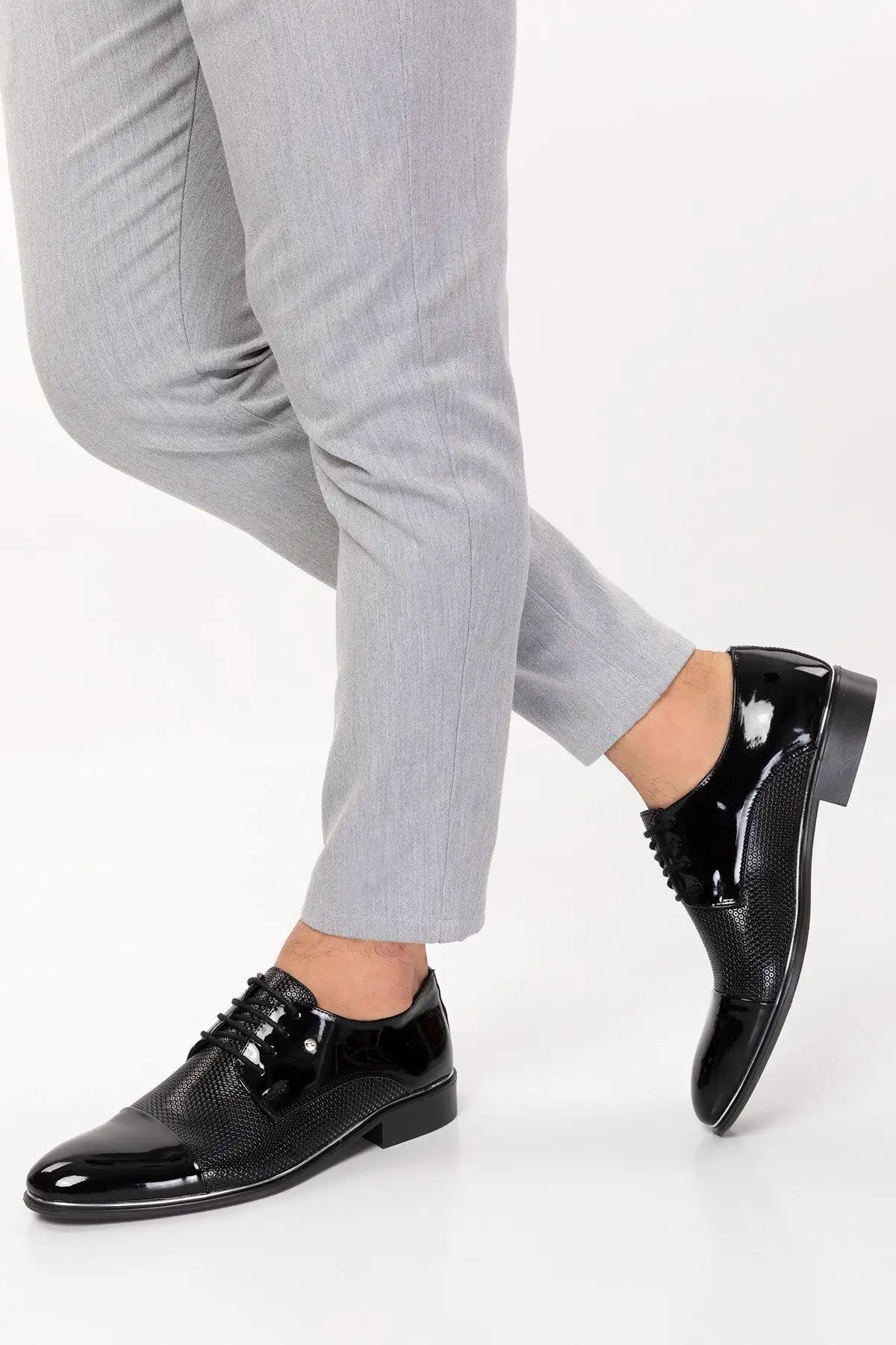 کفش روزمره مردانه 1. داماد لباس
2. مهمانی لباس
3. مناسب برای کت و شلوار
4.   کلاسیک براق - 4014 کفش روزمره مردانه 1. داماد لباس 2. مهمانی لباس 3. مناسب برای کت و شلوار 4. کلاسیک براق - 4014