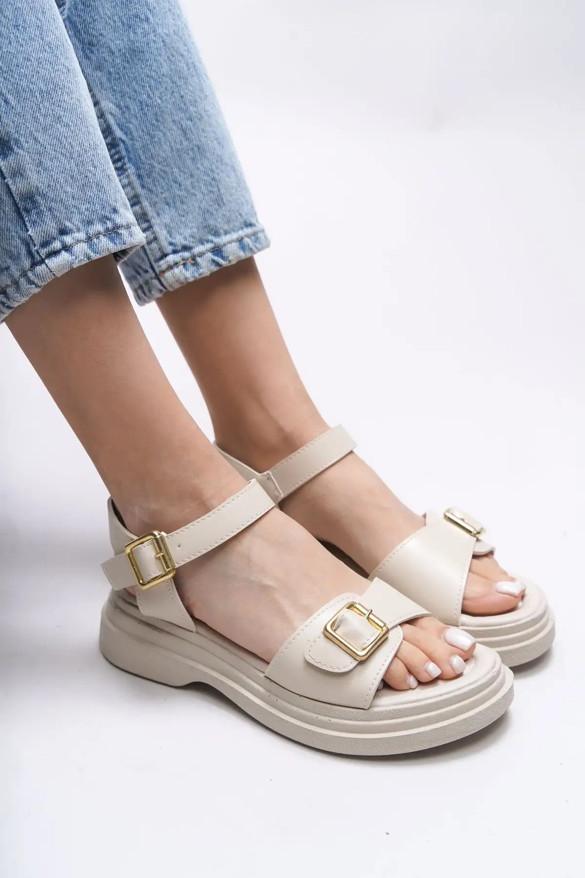 سندل زنانه بریدهلیا ۰۰۱۲۲۱۰ پوست نرم بژ - 3255 سندل زنانه بریدهلیا ۰۰۱۲۲۱۰ پوست نرم بژ - 3255