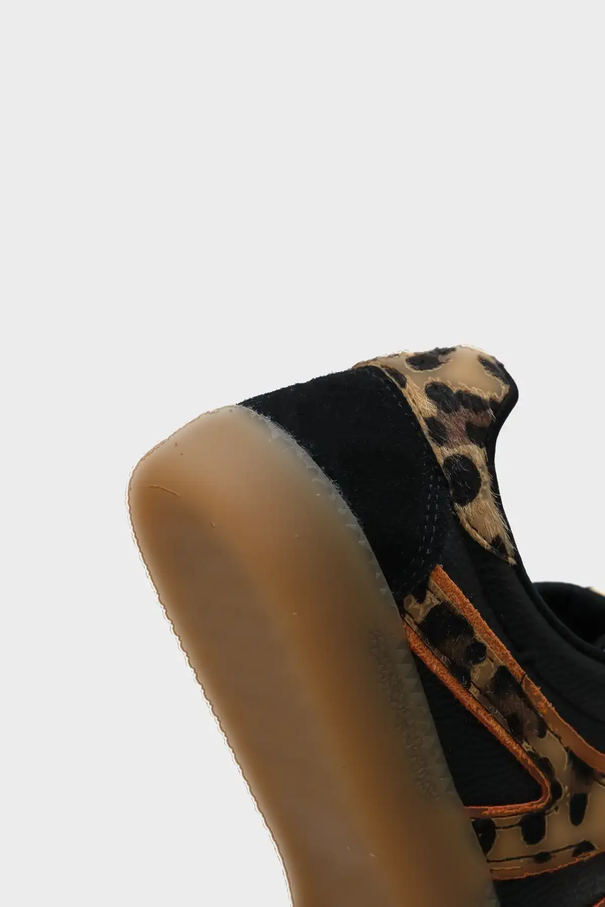 کفش زنانه  ورزشی  - 4039 کفش زنانه ورزشی - 4039