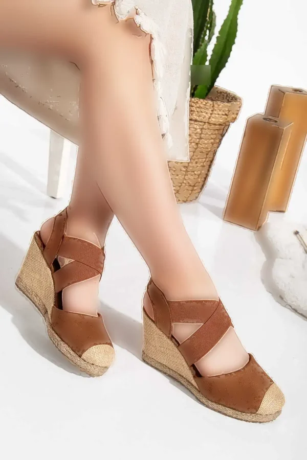 کفش پاشنه‌ بلند زنانه مدل پاشنه تابه‌ای از سوئد با جزئیات حصیری و کشی کد 03 - 4322