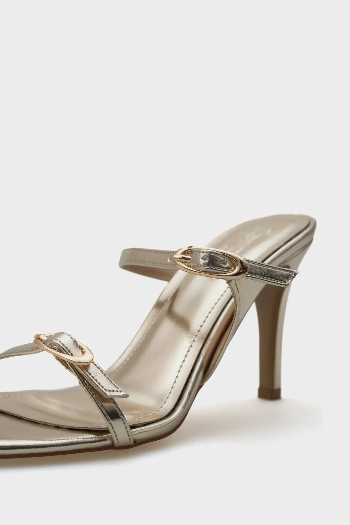 کفش راحتی خانه صندل زنانه شیک با بندهای دوگانه و پاشنه فلزی - 5251 کفش راحتی خانه صندل زنانه شیک با بندهای دوگانه و پاشنه فلزی - 5251