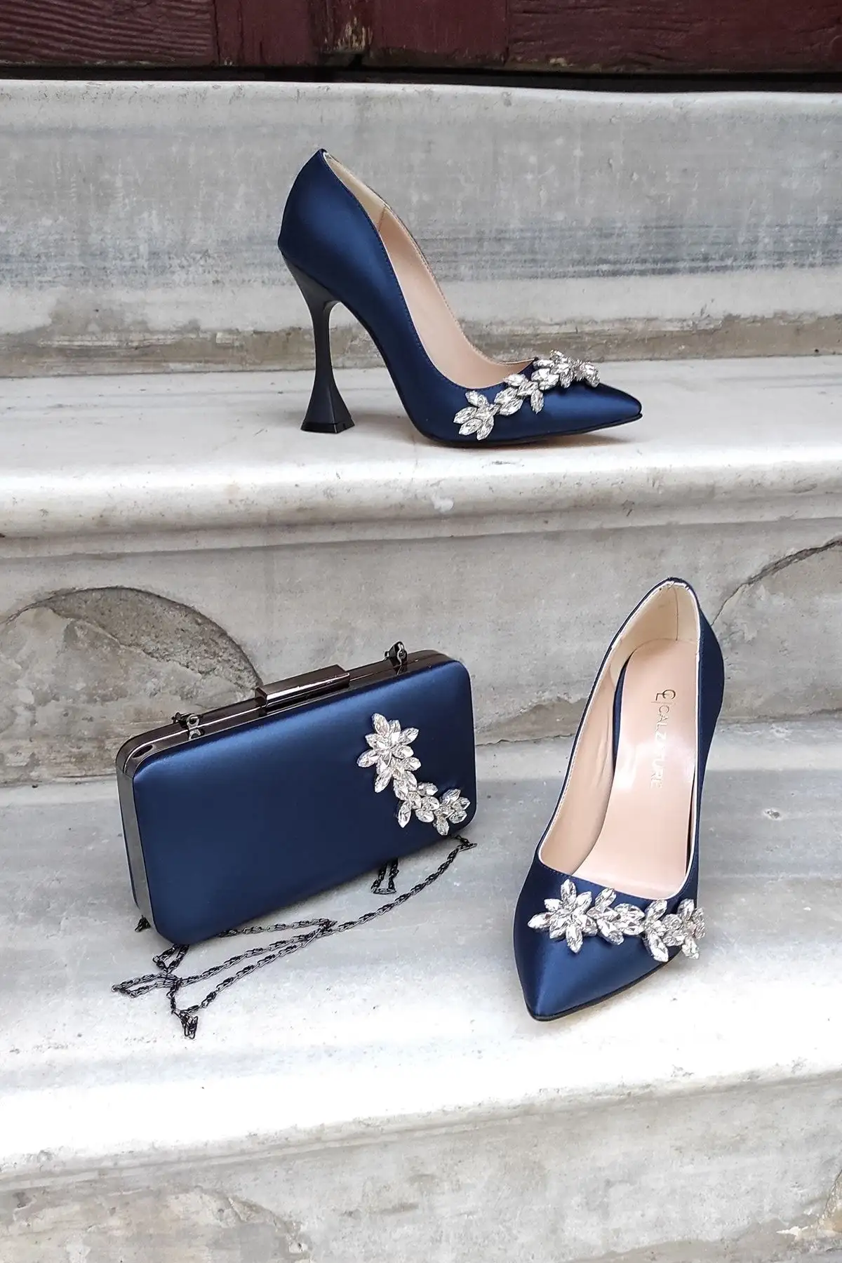 کفش اداری زنانه کیف ست ساتن سرمهای با پاشنه 11 سانتیمتری و کفش زنانه پاشنه بلند با تزئینات ستاره ای  - 3562 کفش اداری زنانه کیف ست ساتن سرمهای با پاشنه 11 سانتیمتری و کفش زنانه پاشنه بلند با تزئینات ستاره ای - 3562