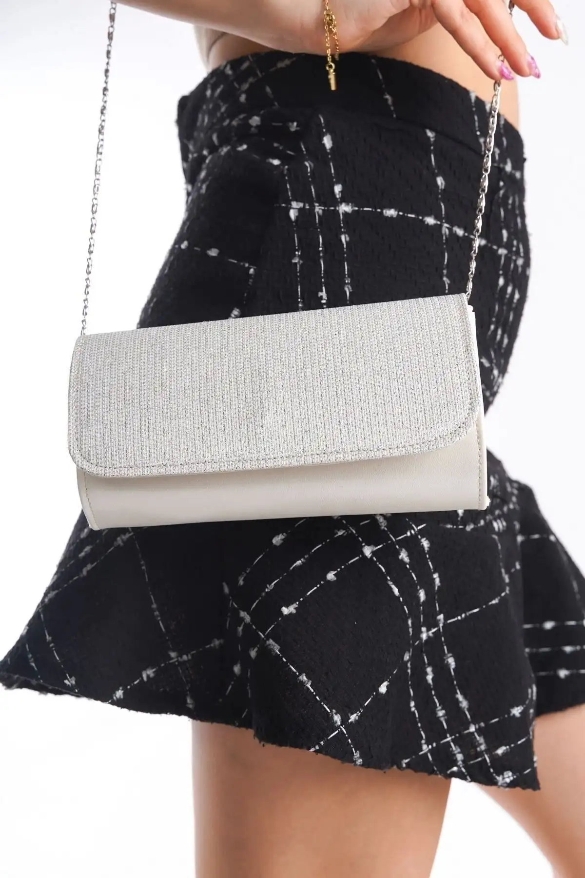 کفش پاشنه بلند زنانه  پلتفرم عروس/برای مراسم عروسی و روزهای ویژه با تزئینات مرواریدی و کیف دستی صدفی هدیه. - 4333 کفش پاشنه بلند زنانه پلتفرم عروس/برای مراسم عروسی و روزهای ویژه با تزئینات مرواریدی و کیف دستی صدفی هدیه. - 4333