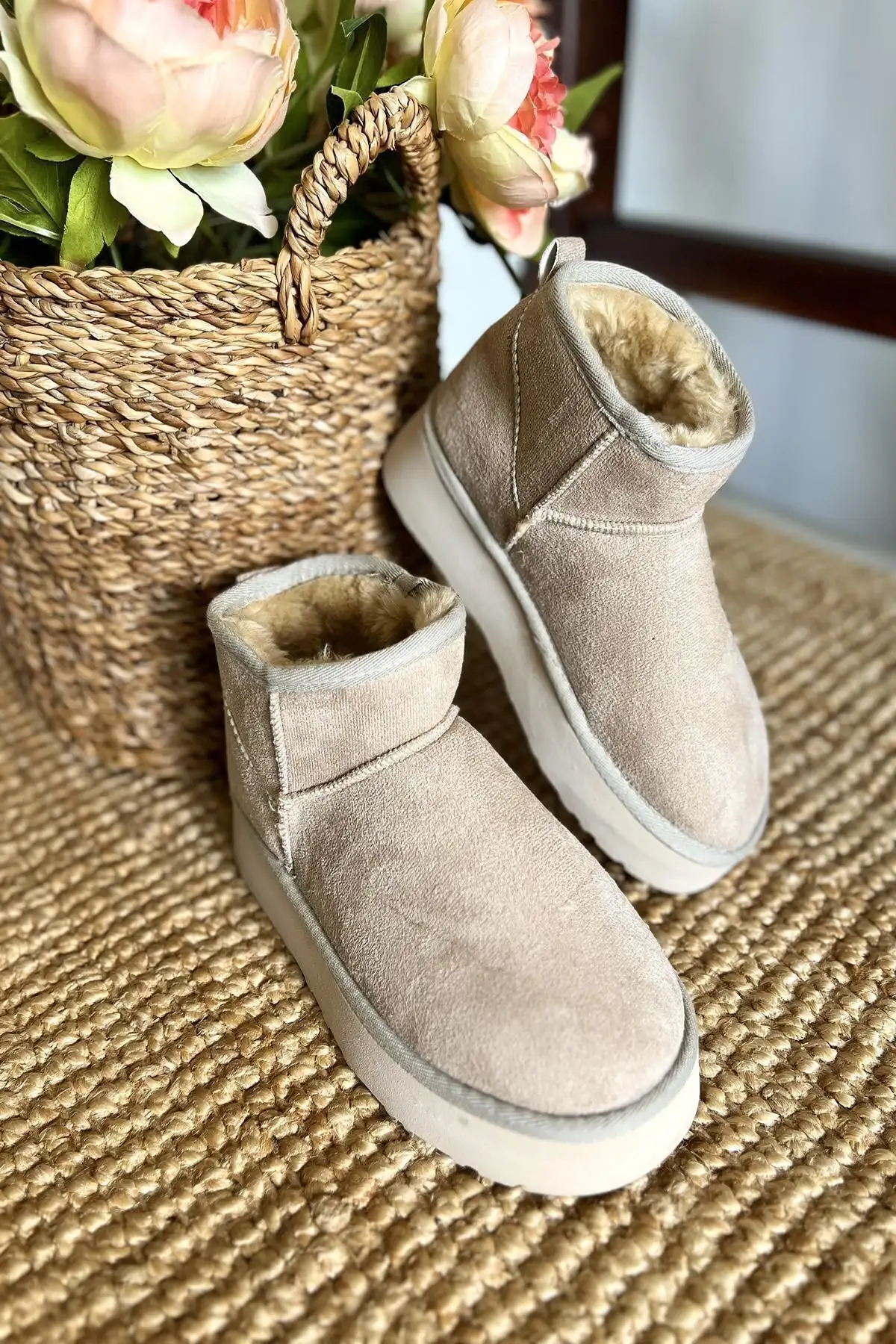 بوت و نیم بوت زنانه پتین نیمه  با ریه جیر  داخلی پشمی مدل TS1146 - 5037 بوت و نیم بوت زنانه پتین نیمه با ریه جیر داخلی پشمی مدل TS1146 - 5037