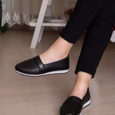 کفش تخت زنانه روباز نرم و روزمره با بند و سوراخ‌های روی سطح - 4540