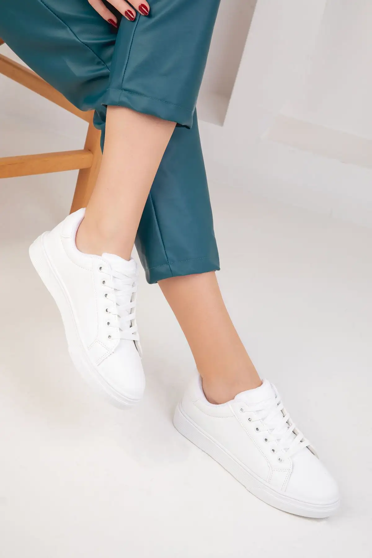 کفش زنانه  اسنیکر  سفید 14395 - 4059 کفش زنانه اسنیکر سفید 14395 - 4059