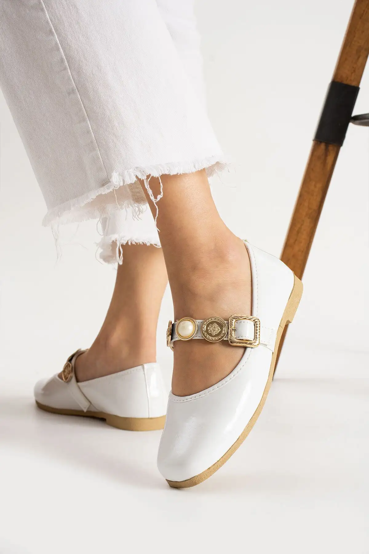 کفش اداری زنانه بافت سفید، راحت و سبک، بدون صدا، روزمره اورتوپتیک، مناسب خانه، دفتر و فضای باز - 4239