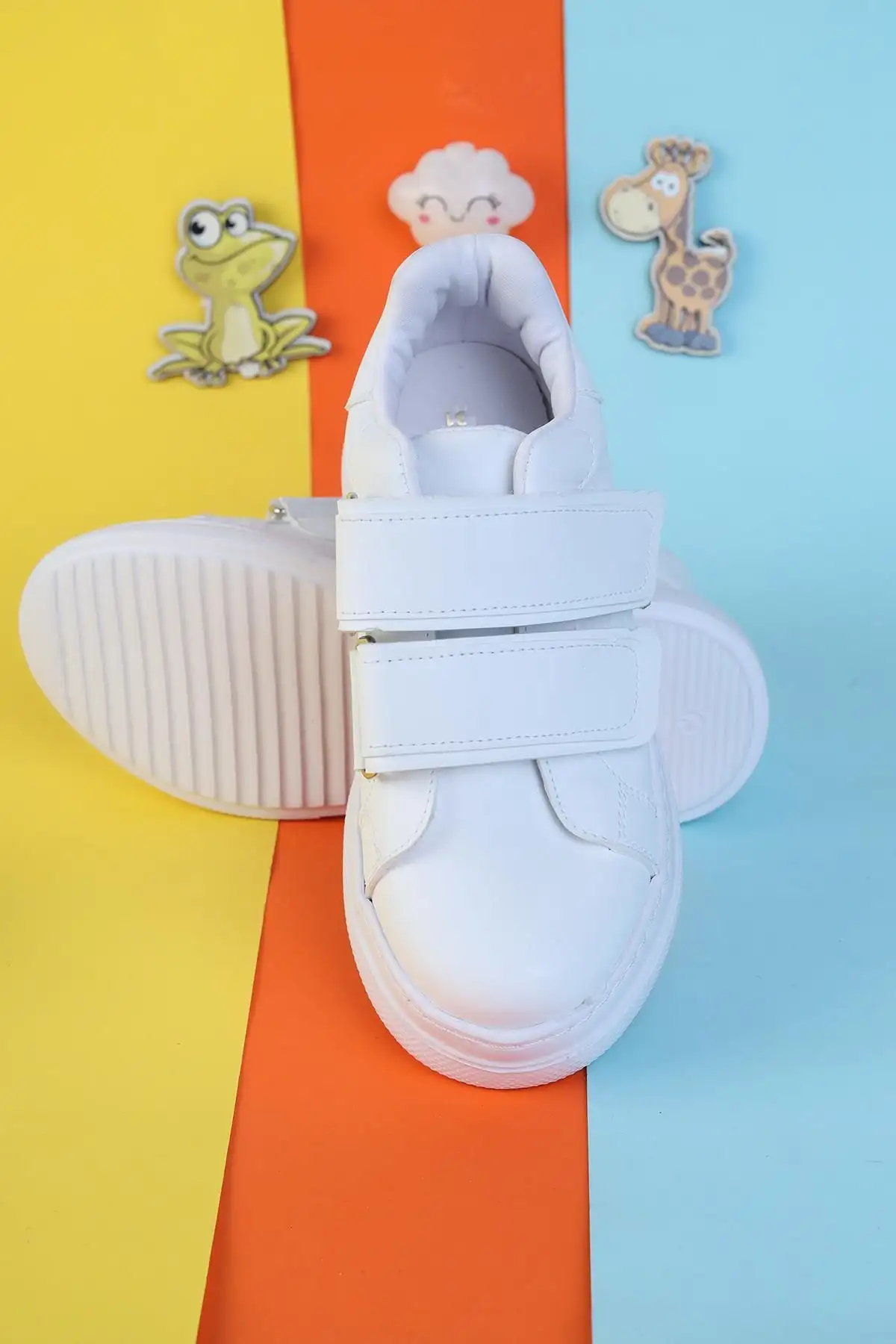 کفش دخترانه کفش ورزشی ساده و راحت بچهگانه با کفه کشسان و تنفسپذیر (یونیسکس) - 3816 کفش دخترانه کفش ورزشی ساده و راحت بچهگانه با کفه کشسان و تنفسپذیر (یونیسکس) - 3816