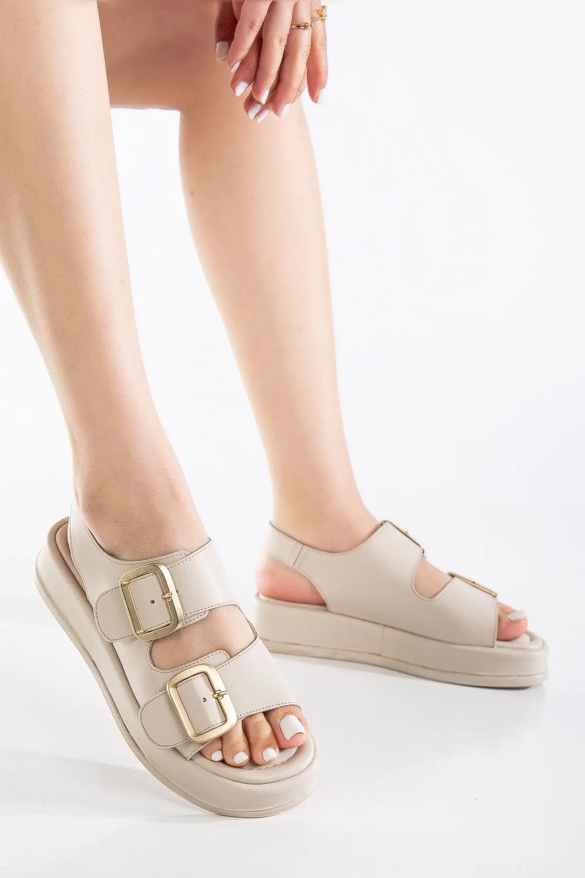 ساندلی زنانه ریسولی با کفی کرم رنگ و بندهای دوگانه و پاشنه بلند - 4878 ساندلی زنانه ریسولی با کفی کرم رنگ و بندهای دوگانه و پاشنه بلند - 4878