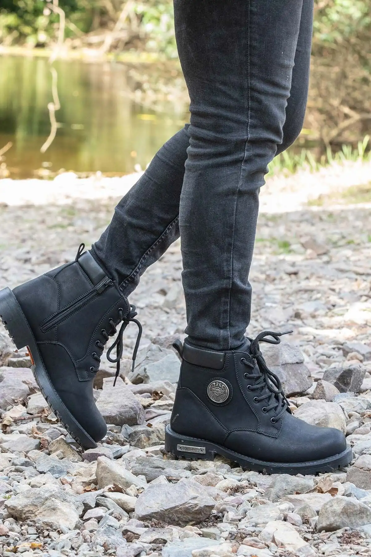 کفش پسرانه چکمه زمستانی با زیپ و خز ضد آب، با کفی لاستیکی، محصول باکیفیت و تضمینی در رنگ مشکی. - 4458 کفش پسرانه چکمه زمستانی با زیپ و خز ضد آب، با کفی لاستیکی، محصول باکیفیت و تضمینی در رنگ مشکی. - 4458