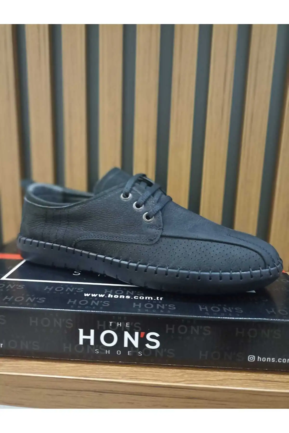 کفش رسمی مردانه   چرم نوبوک طبیعی با بند و زیره لاستیکی دوزی شده سیاه - 4626 کفش رسمی مردانه چرم نوبوک طبیعی با بند و زیره لاستیکی دوزی شده سیاه - 4626