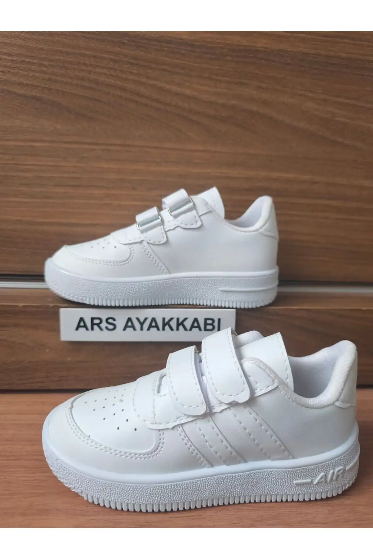 کفش بچگانه کفش ورزشی راحت و سبک بچگانه (پسرانه و دخترانه) سفید با نوار چسبی و دو نوار. - 3591 کفش بچگانه کفش ورزشی راحت و سبک بچگانه (پسرانه و دخترانه) سفید با نوار چسبی و دو نوار. - 3591