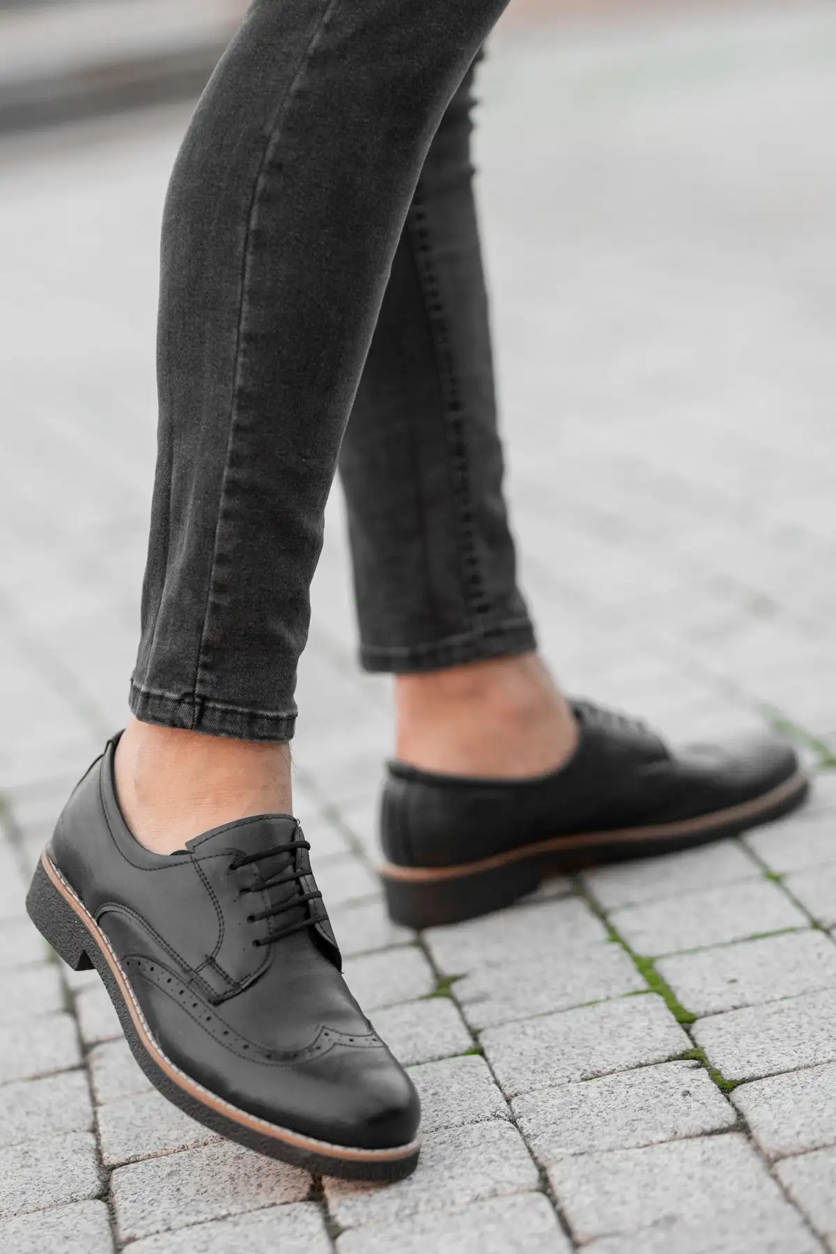 کفش رسمی مردانه کفش کلاسیک راحت و گارانتیدار مردانه با زیره ارتوپدیک مشکی مناسب برای استفاده روزمره - 3911 کفش رسمی مردانه کفش کلاسیک راحت و گارانتیدار مردانه با زیره ارتوپدیک مشکی مناسب برای استفاده روزمره - 3911