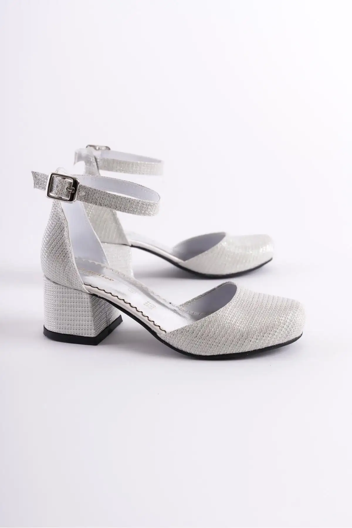 کفش بچگانه سوراخ سفید پاشنه‌دار مجلسی دخترانه سدف - 4415