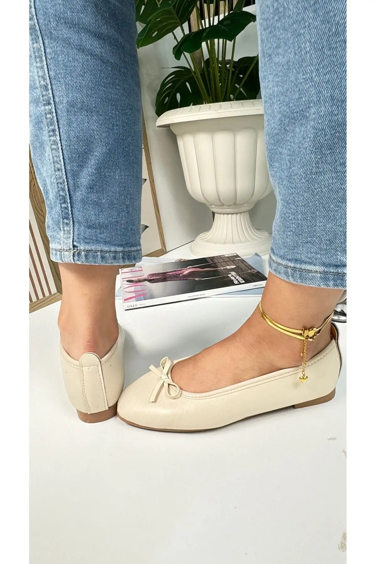 کفش تخت زنانه های باله  روزمره بژ با نوک بیضی، تزیین فانتزی با طرح کروکودیل، راحت و با زیره دندانهدار 112 - 4525 کفش تخت زنانه های باله روزمره بژ با نوک بیضی، تزیین فانتزی با طرح کروکودیل، راحت و با زیره دندانهدار 112 - 4525