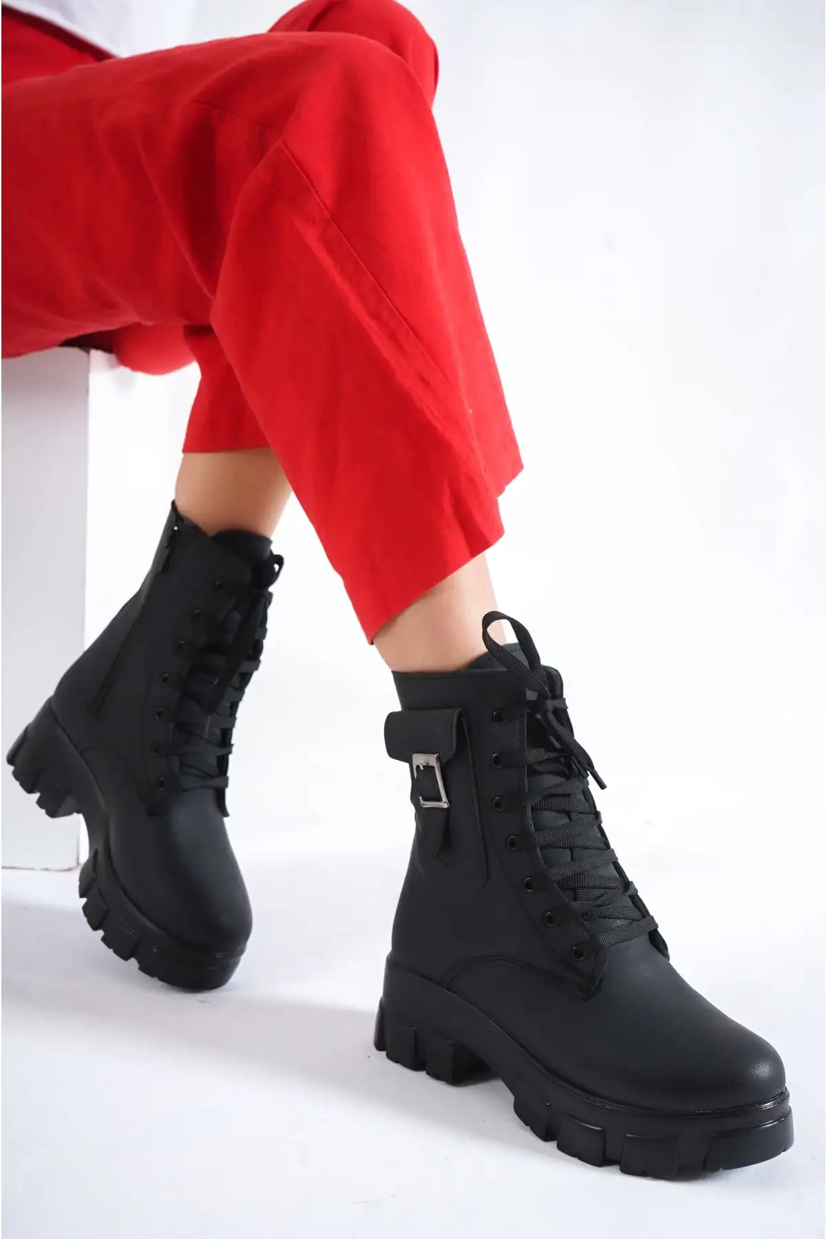 بوت و نیم‌ بوت زنانه پتین مشکی با جیب قلاب، داخل خز دار زیپدار Wsb0206 - 5032