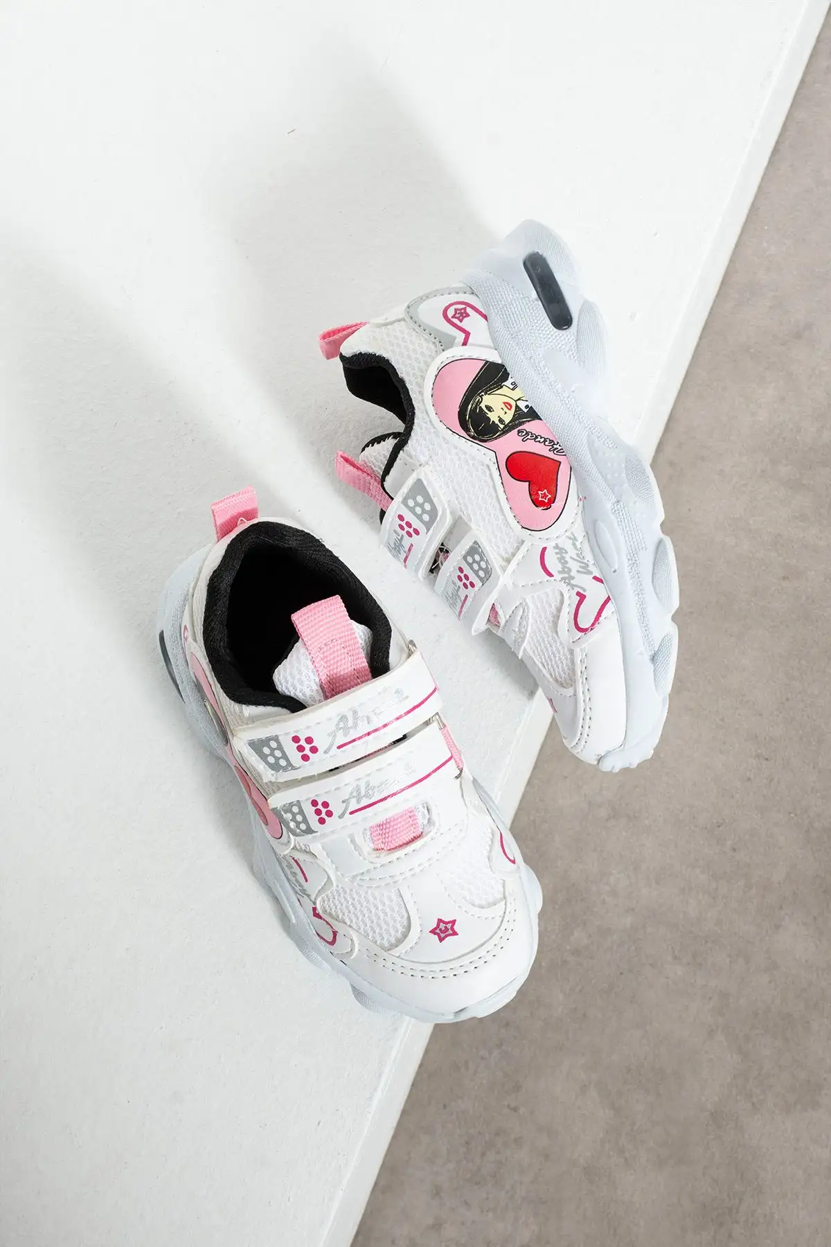 کفش دخترانه کفش دخترانه راحت، تنفسپذیر، انعطافپذیر و راحت ارتوپدیک - 3800 کفش دخترانه کفش دخترانه راحت، تنفسپذیر، انعطافپذیر و راحت ارتوپدیک - 3800