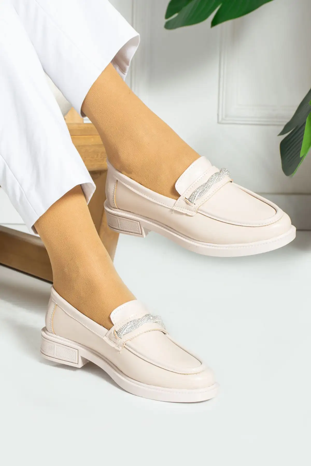 کفش تخت زنانه مریم   با جزئیات سنگی - 4550 کفش تخت زنانه مریم با جزئیات سنگی - 4550