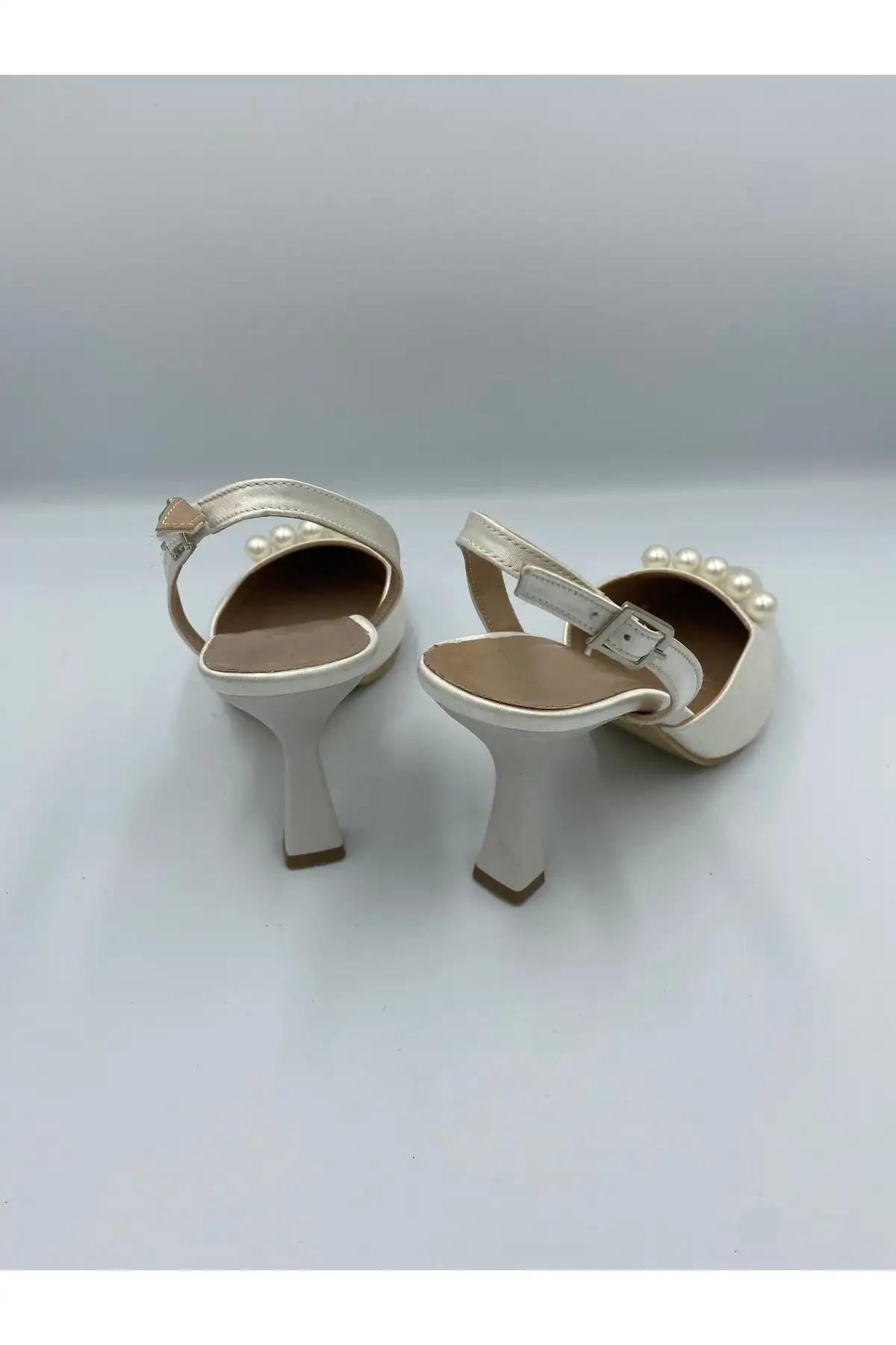 کفش پاشنه بلند زنانه پاشنه 9 سانتی با جزئیات مروارید ساتن - شیک برای روزهای خاص - 4338 کفش پاشنه بلند زنانه پاشنه 9 سانتی با جزئیات مروارید ساتن - شیک برای روزهای خاص - 4338