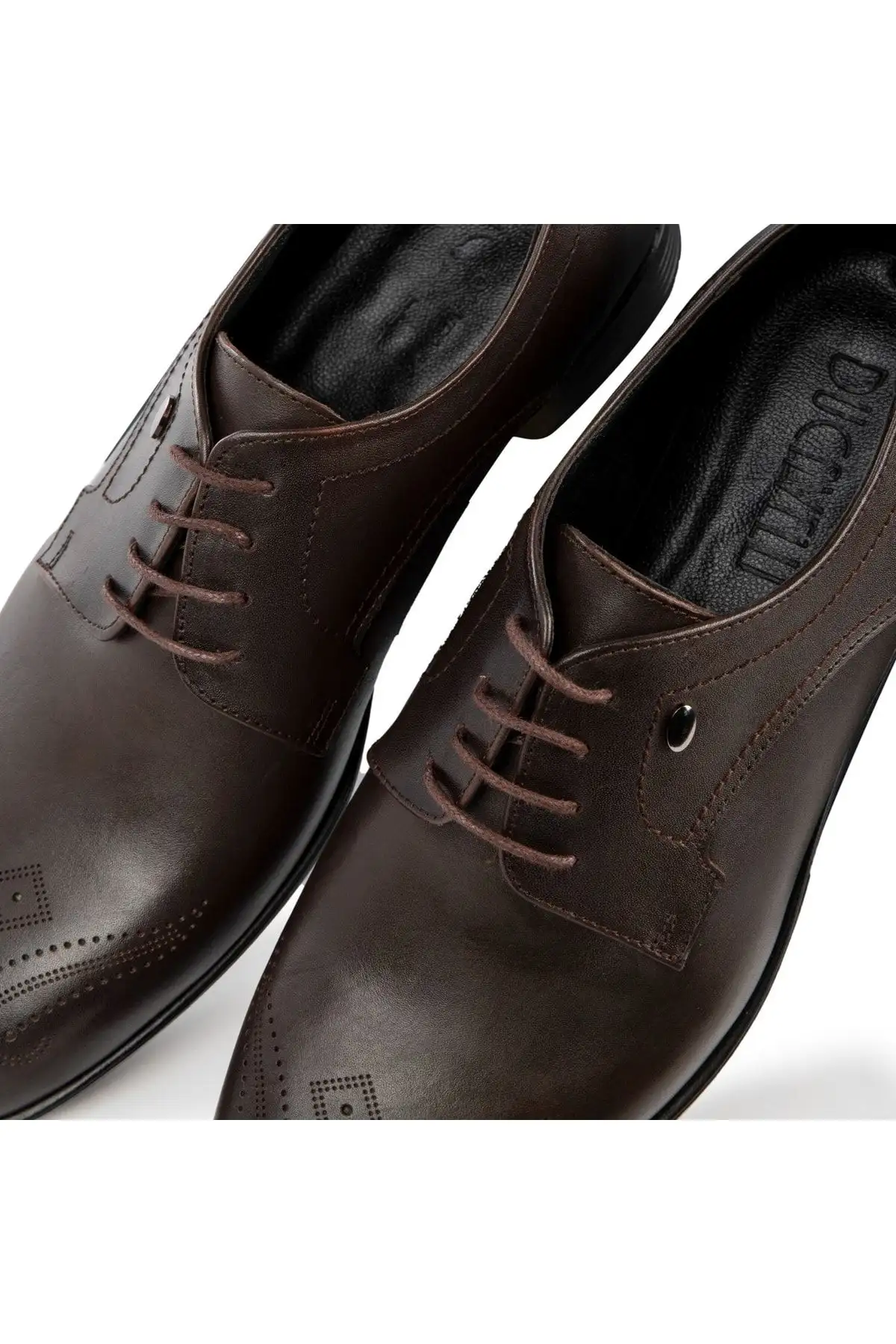 کفش مردانه 1. کفش کلاسیک مردانه از چرم طبیعی تئورا
2. کفش کلاسیک دربی
3. کفش کلاسیک با بند - 3268 کفش مردانه 1. کفش کلاسیک مردانه از چرم طبیعی تئورا 2. کفش کلاسیک دربی 3. کفش کلاسیک با بند - 3268