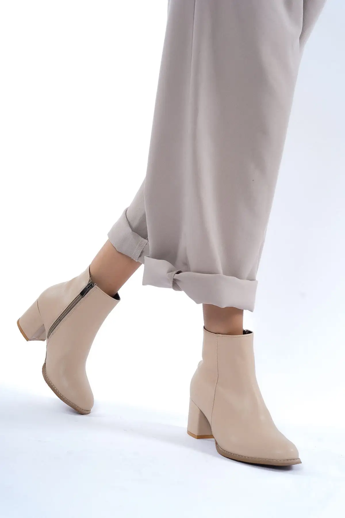 بوت و نیم بوت زنانه  پاشنهبلند نکدار دکته ند - 4996 بوت و نیم بوت زنانه پاشنهبلند نکدار دکته ند - 4996